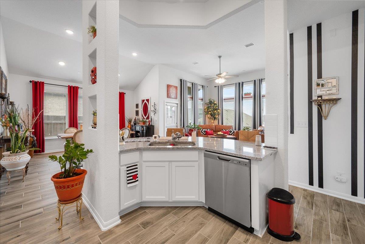 181 Durian Loop, Buda, TX 78610