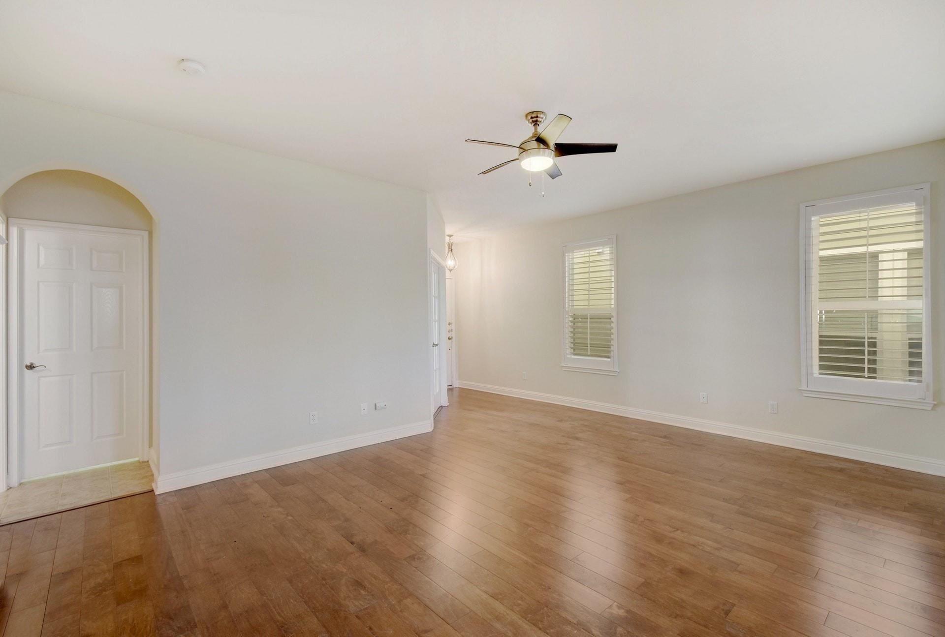 1821 Village Oak Ct, Austin, TX 78704