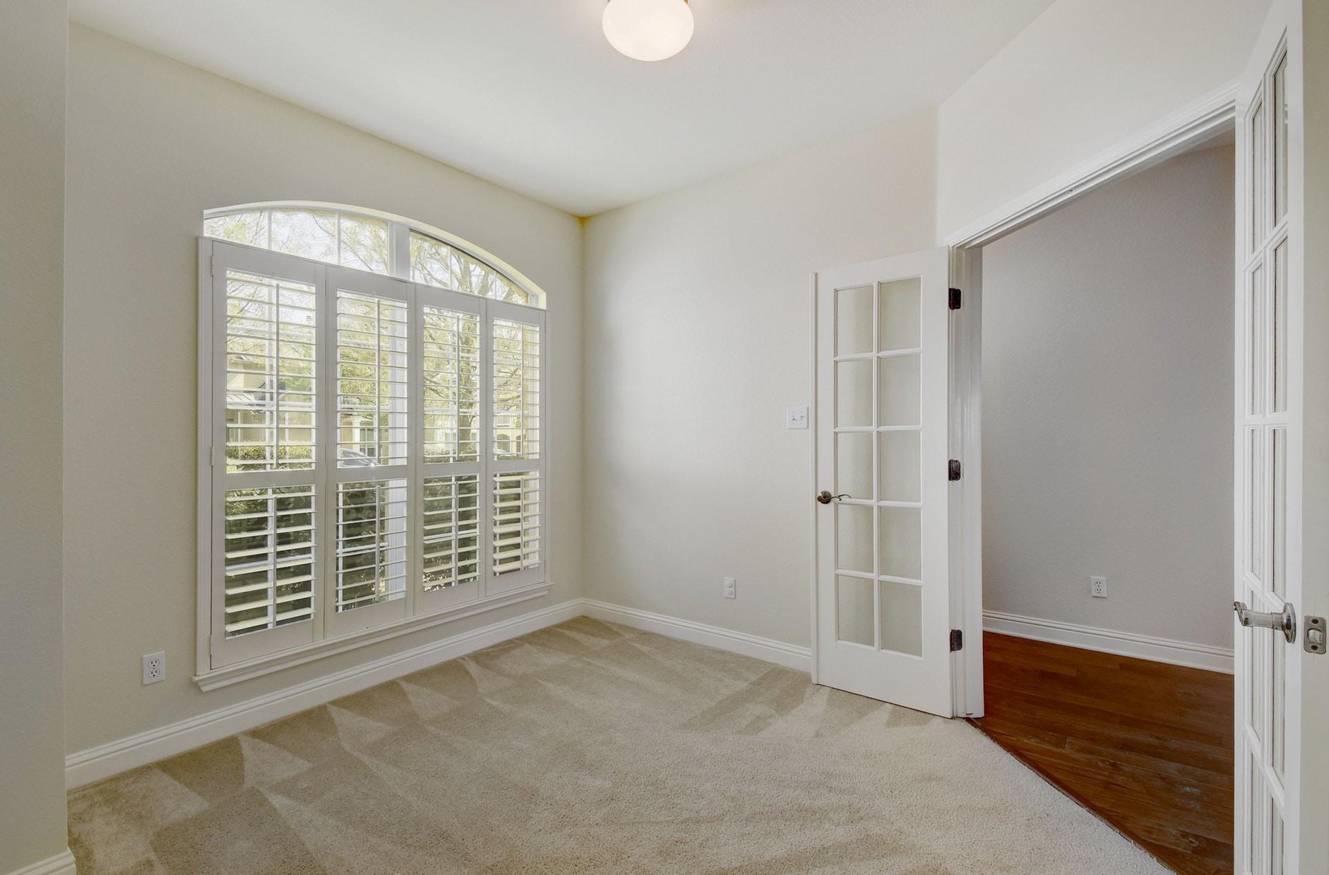 1821 Village Oak Ct, Austin, TX 78704