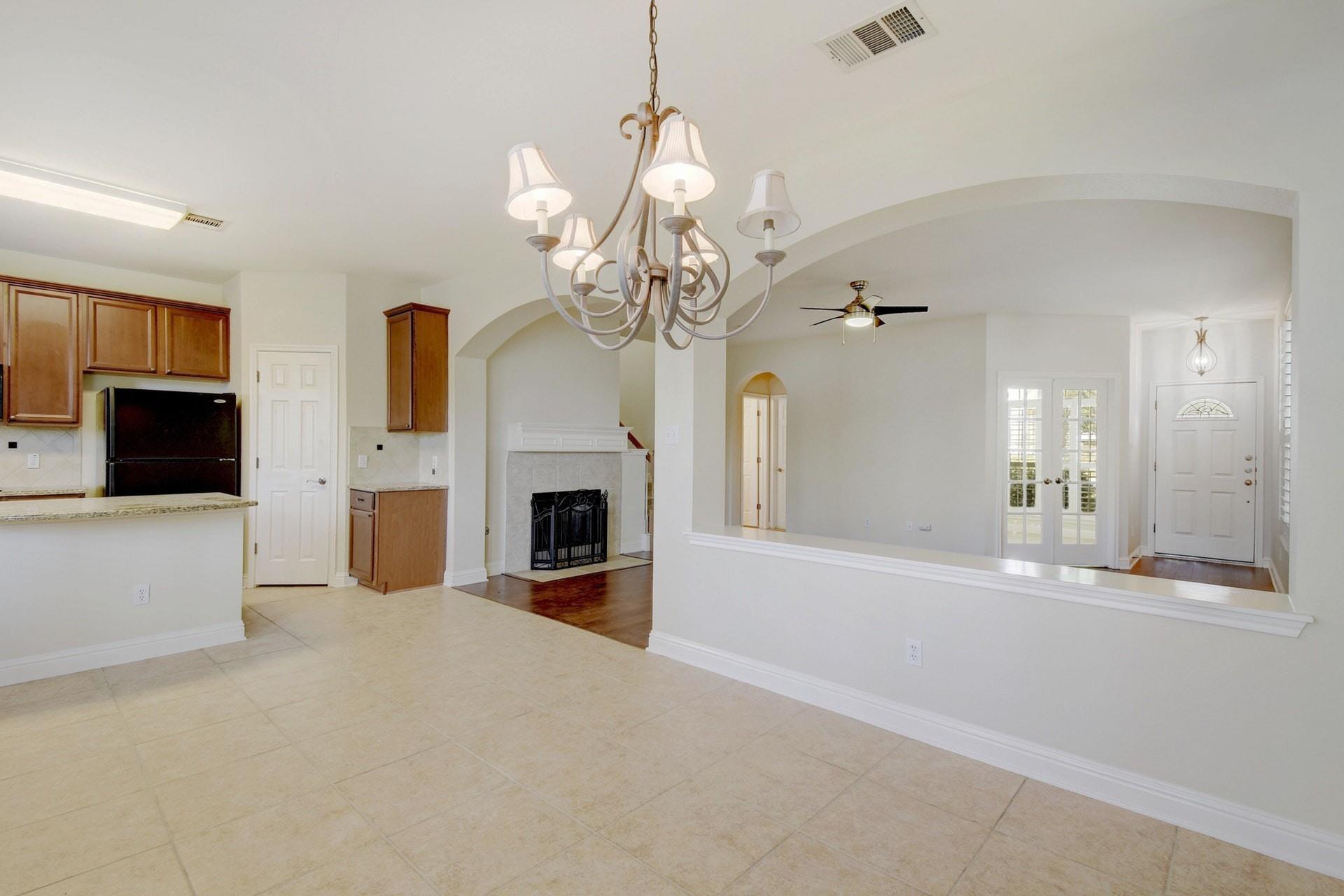 1821 Village Oak Ct, Austin, TX 78704