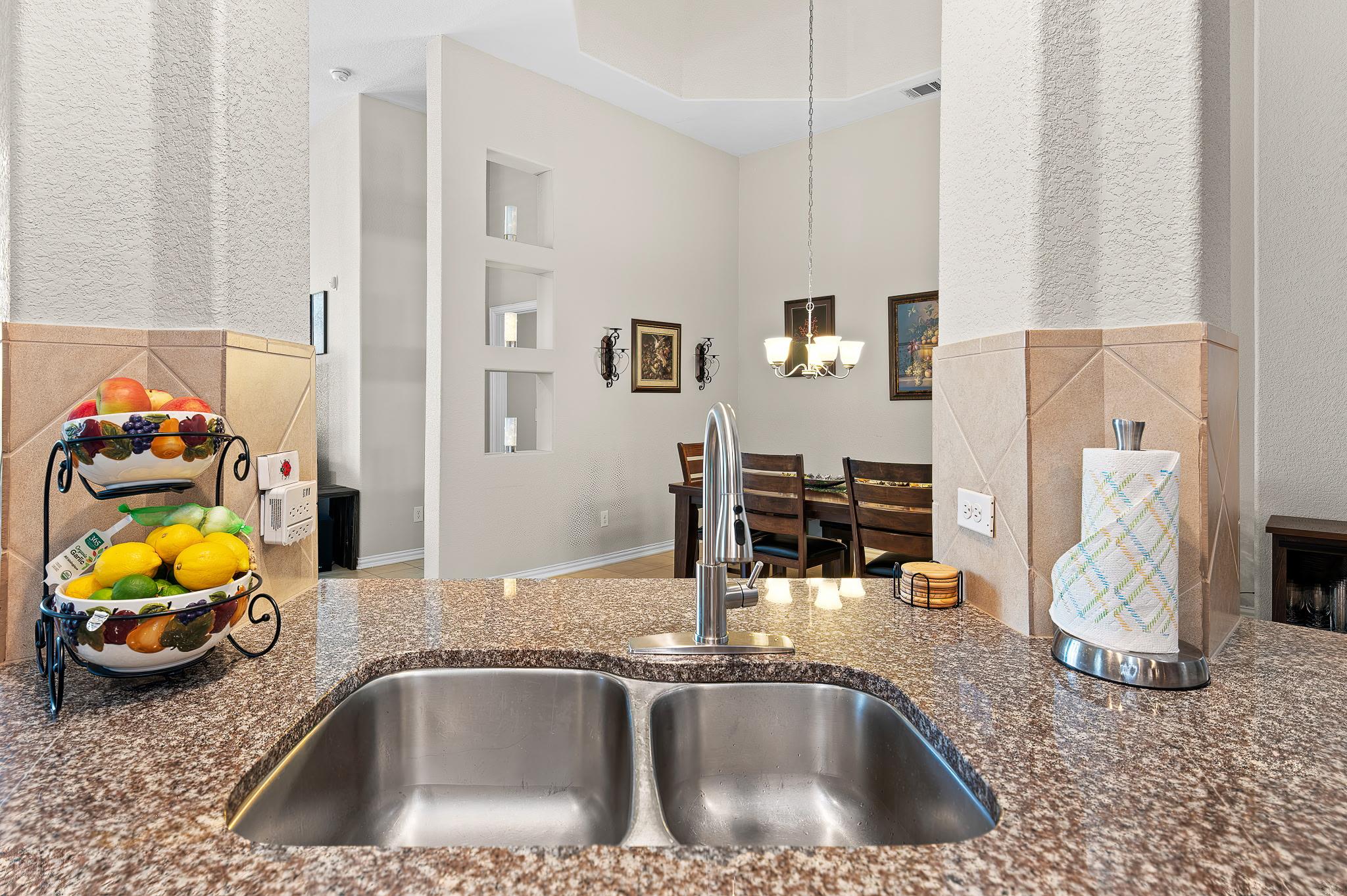 8017 Bassano Dr, Round Rock, TX 78665