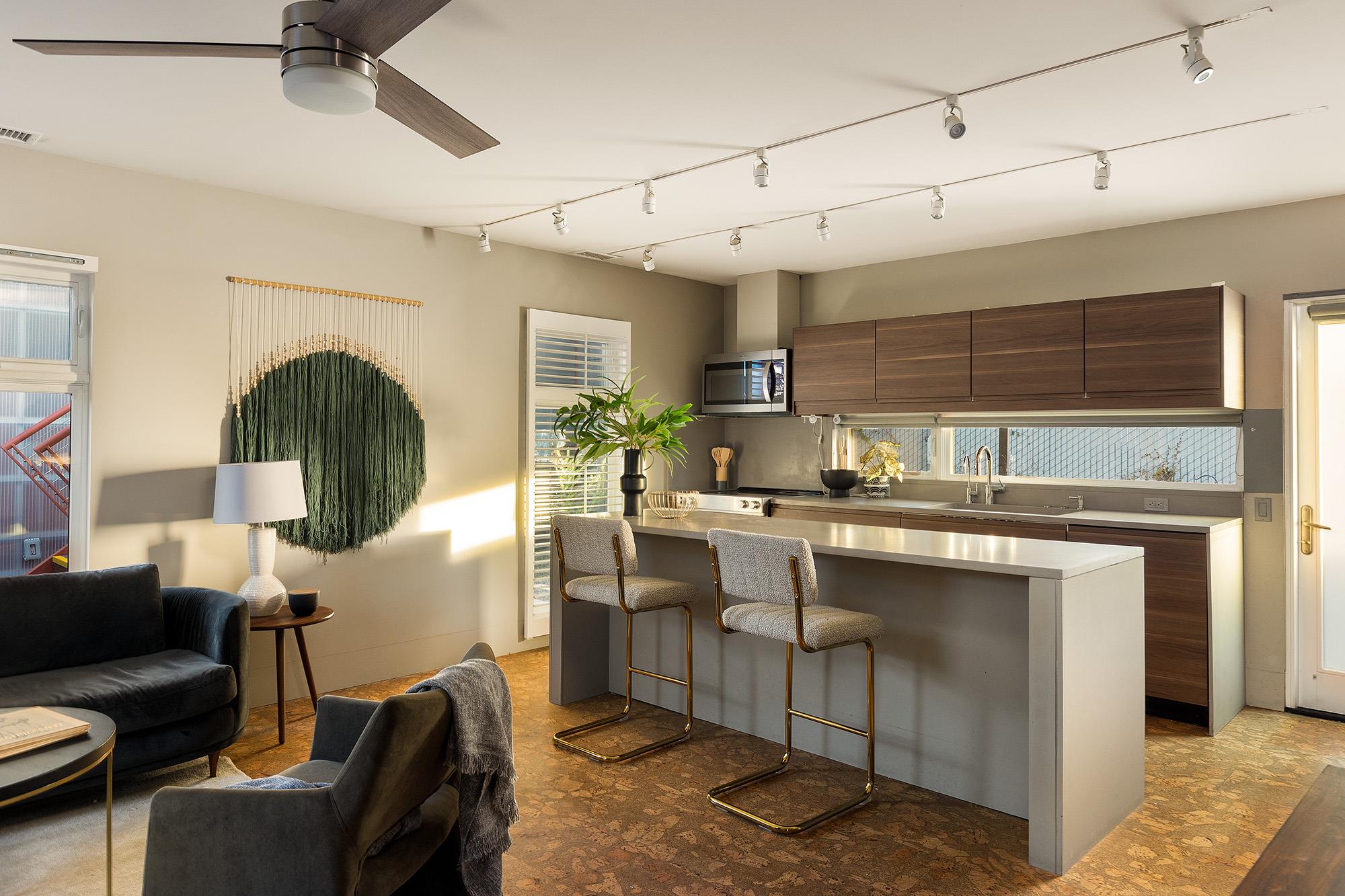 161 N Garden Street, Out of State, CA 93001