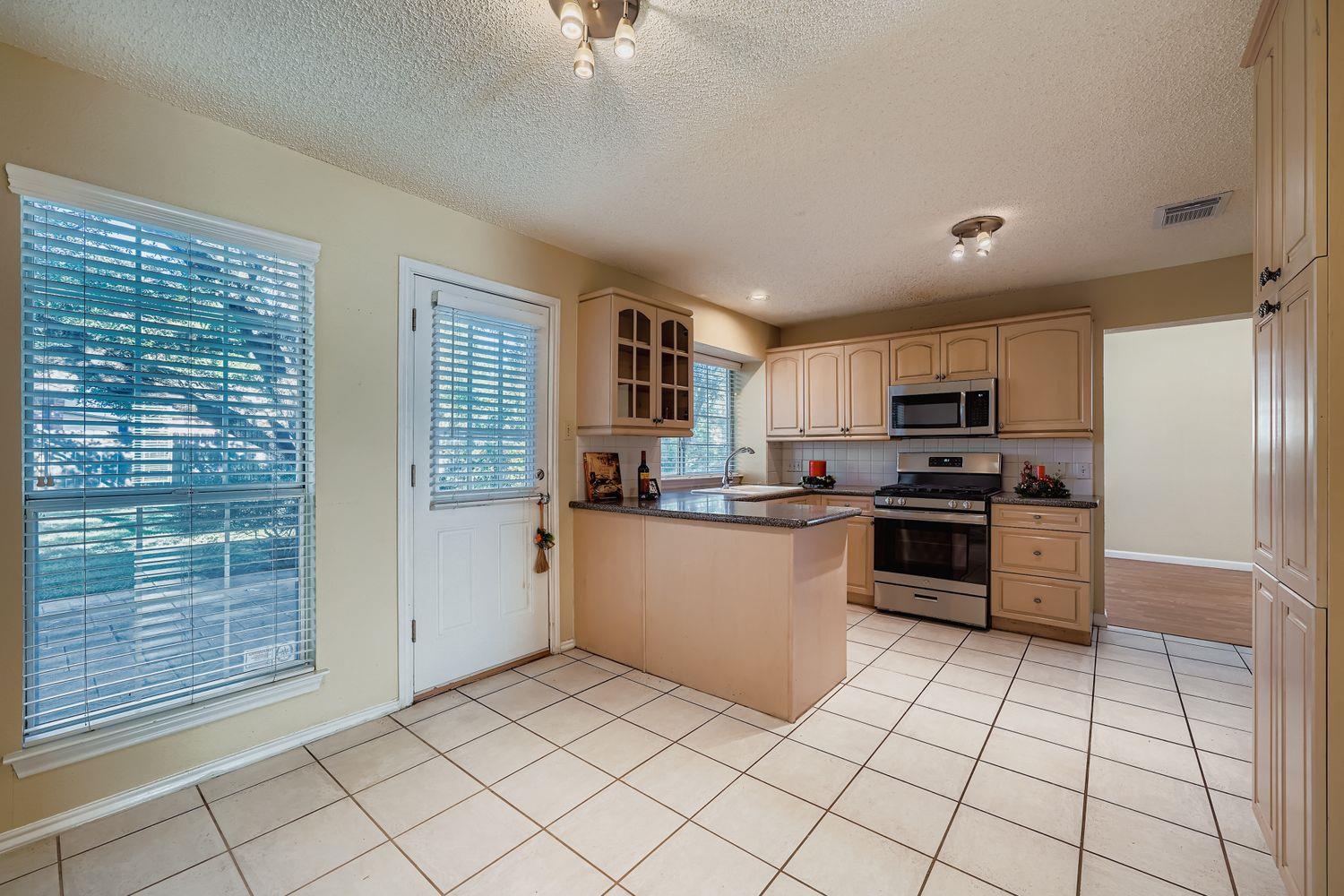 2812 Little Elm Trl, Cedar Park, TX 78613