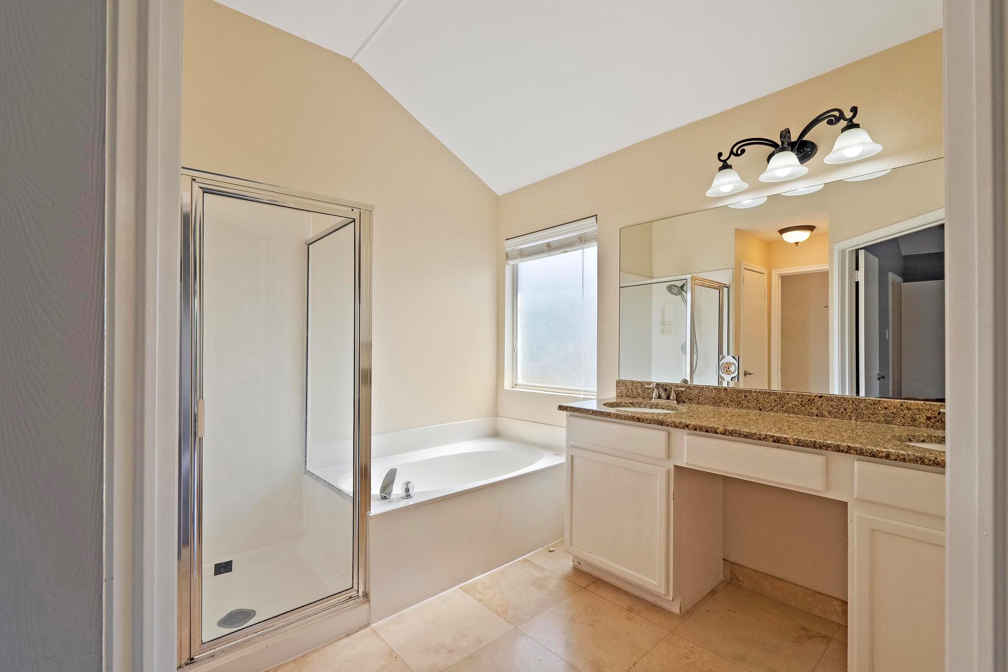 1806 Rosenborough Ln N, Round Rock, TX 78665