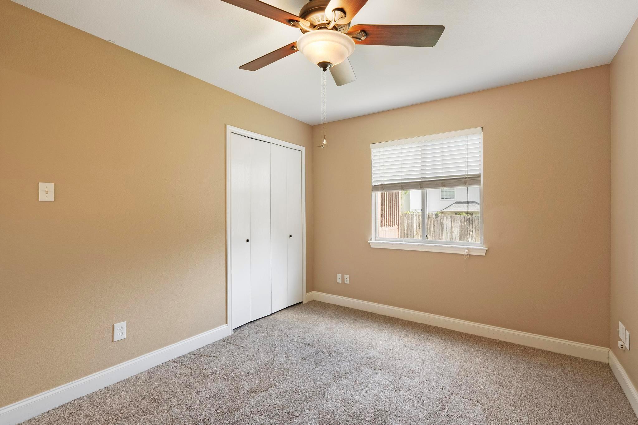 1806 Rosenborough Ln N, Round Rock, TX 78665