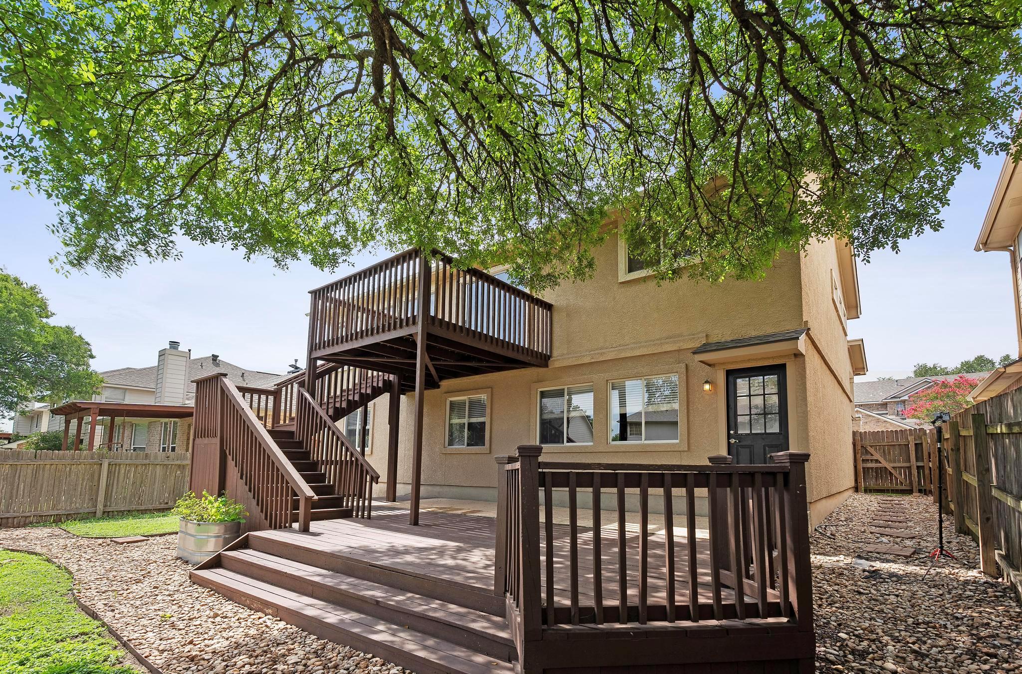 1806 Rosenborough Ln N, Round Rock, TX 78665