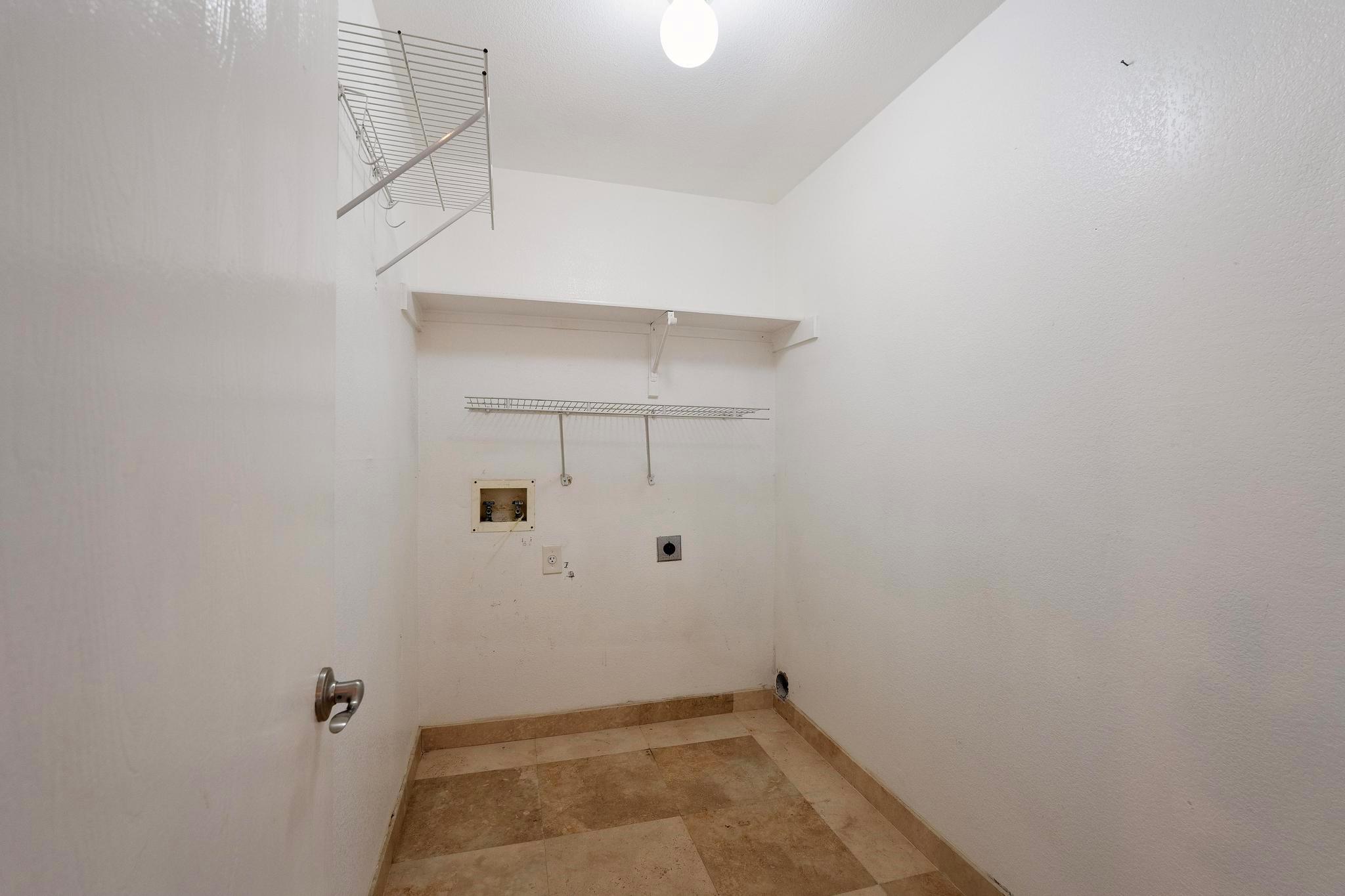 1806 Rosenborough Ln N, Round Rock, TX 78665