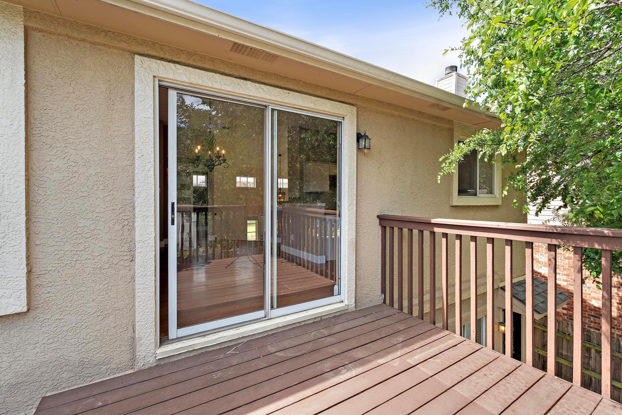 1806 Rosenborough Ln N, Round Rock, TX 78665