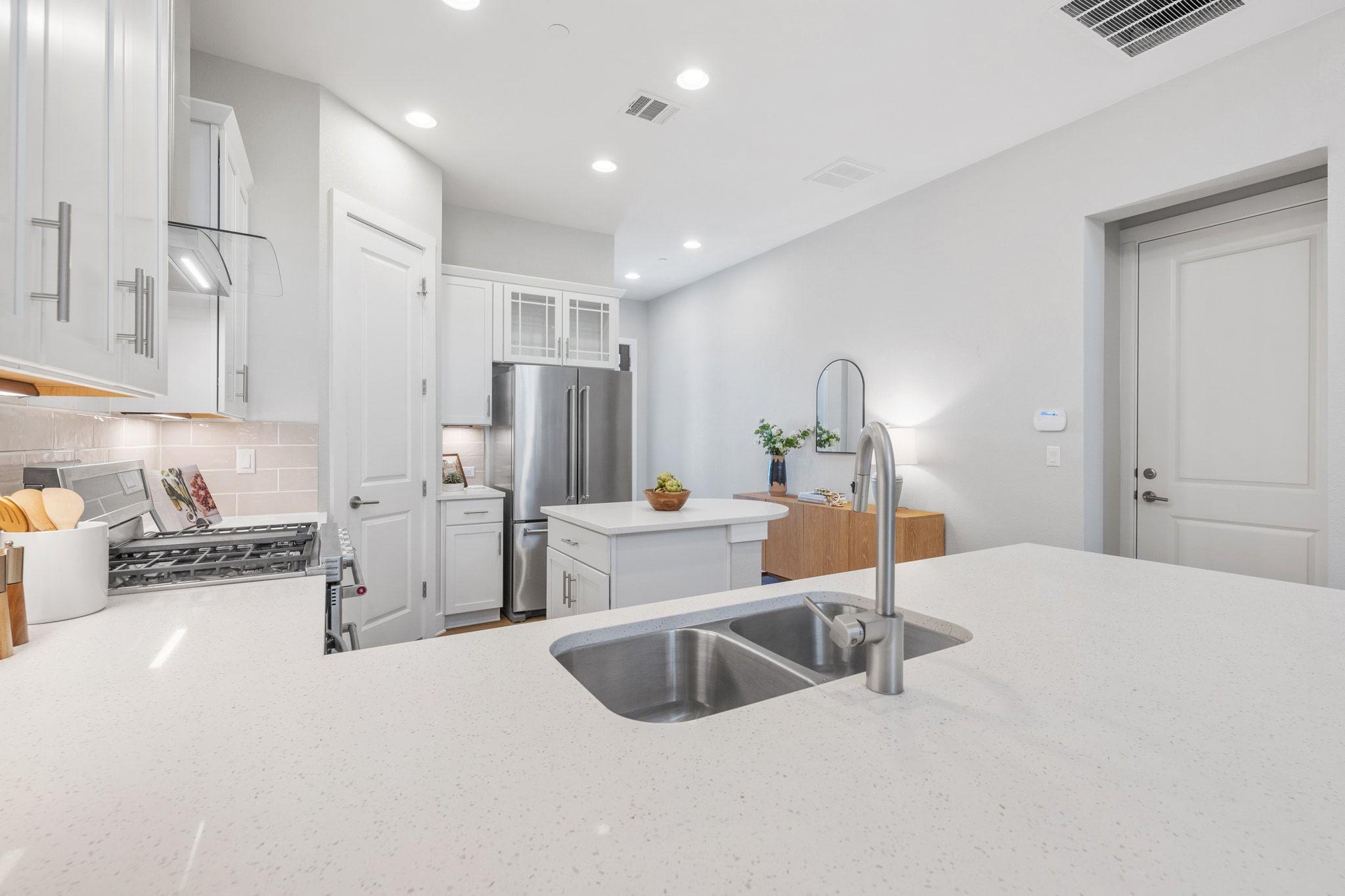 4323 Spicewood Springs Rd # 9, Austin, TX 78759