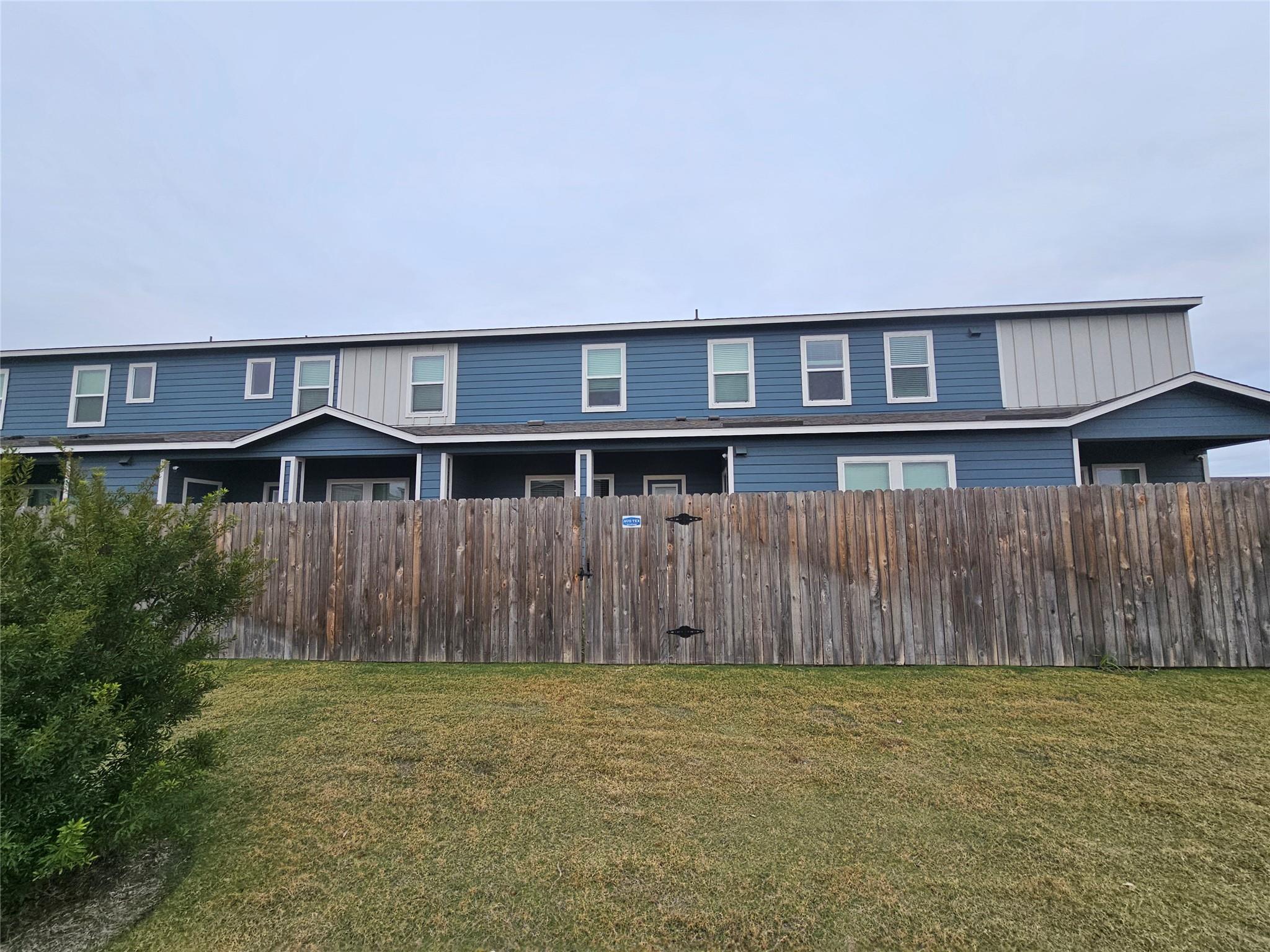 164 Texas Agate Dr Unit Dr # 4, Kyle, TX 78640