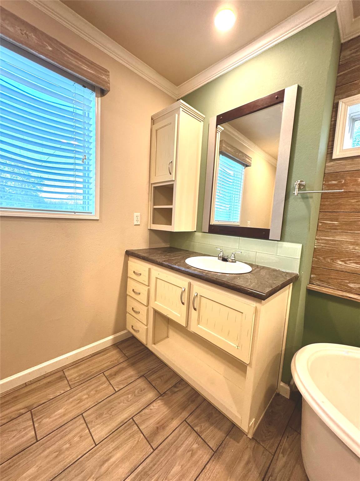 2636 E FM 532, Schulenburg, TX 78956