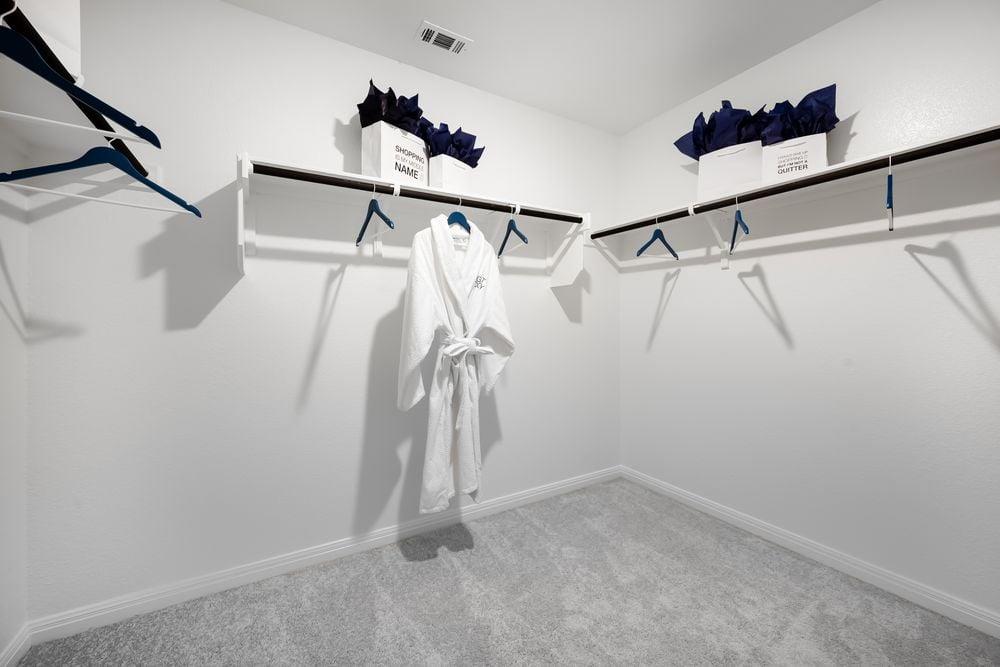 127 Mad Pupper Dr, Buda, TX 78610