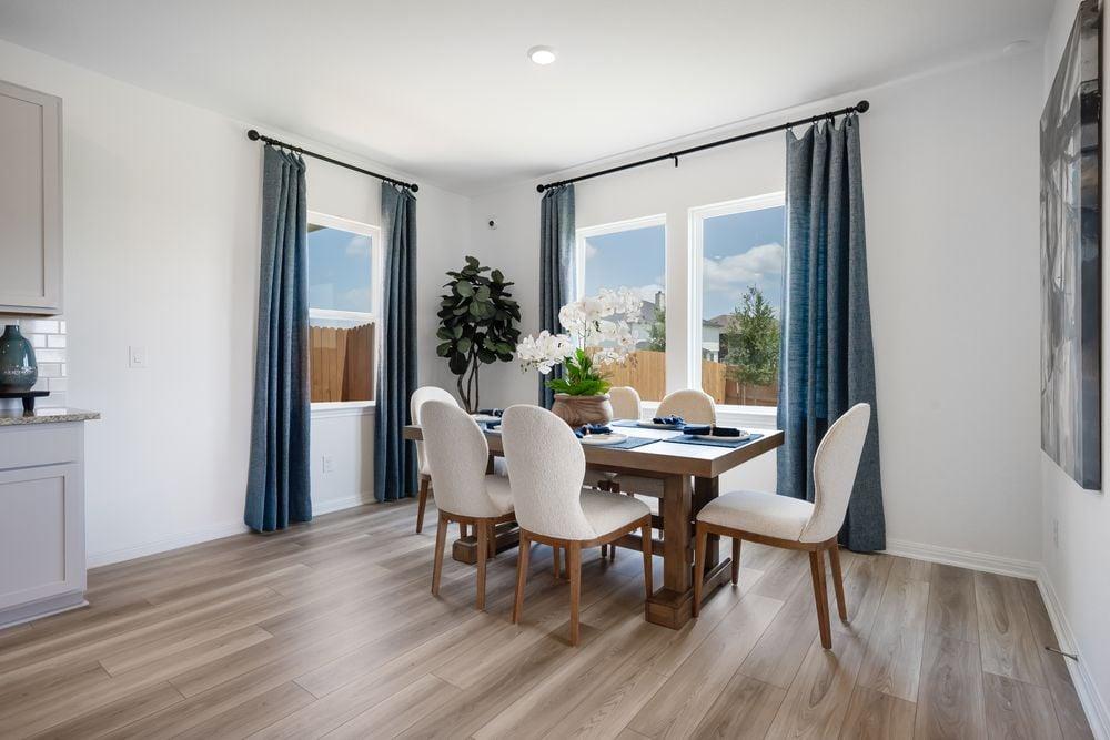 127 Mad Pupper Dr, Buda, TX 78610