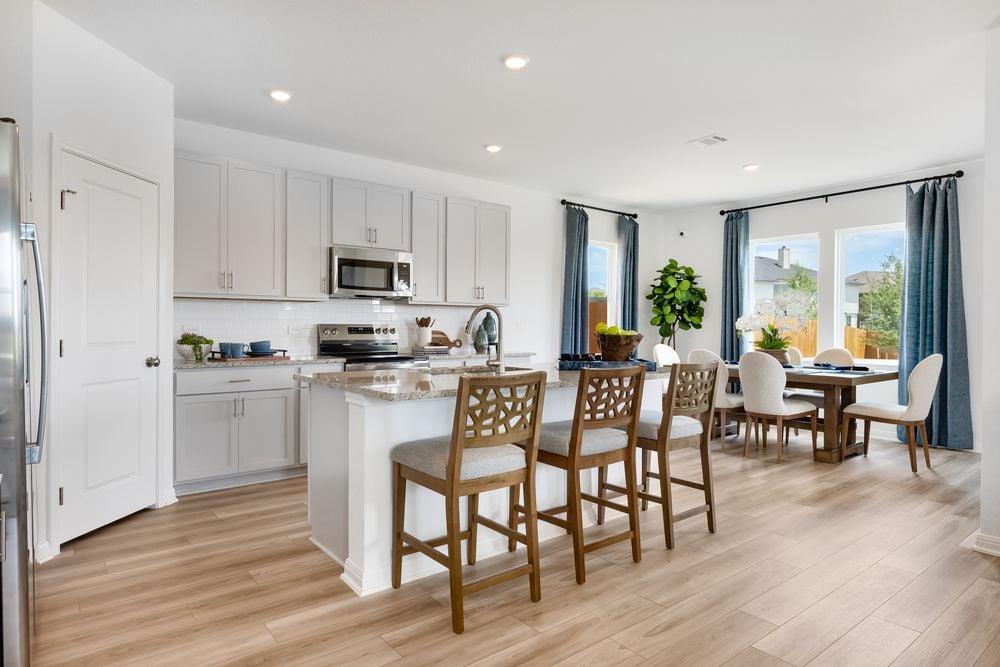 127 Mad Pupper Dr, Buda, TX 78610