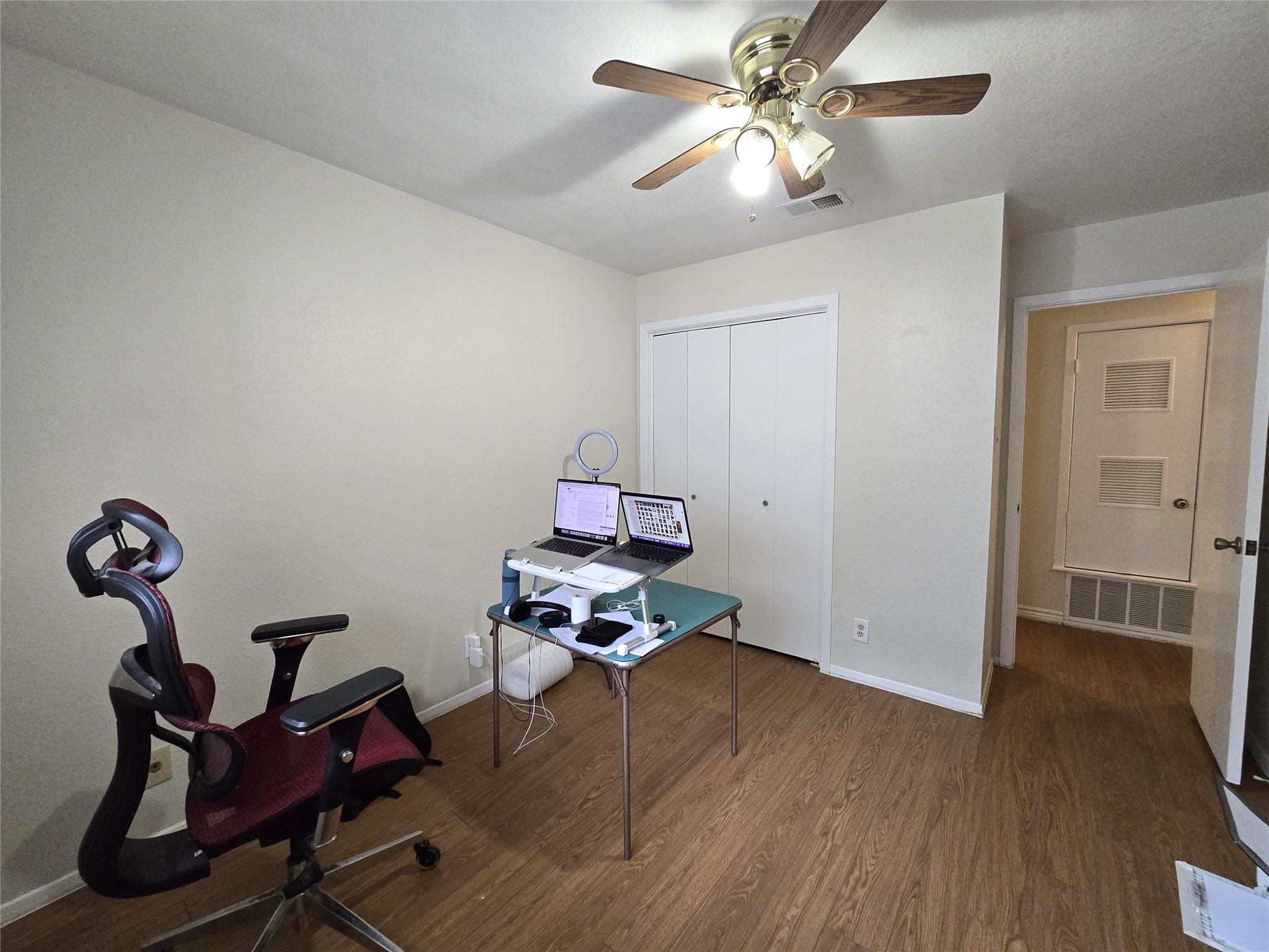 2600 Penny Ln # 212, Austin, TX 78757