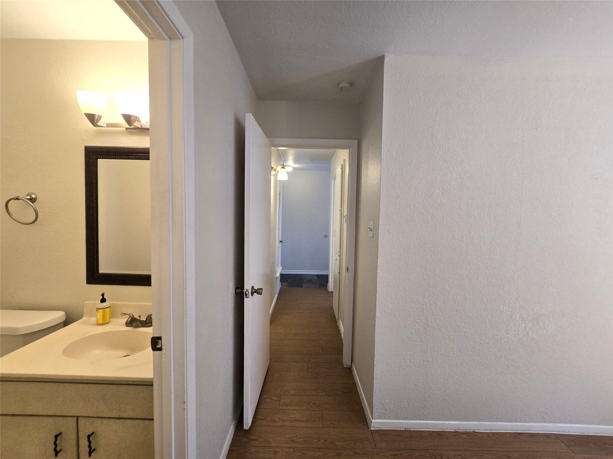 2600 Penny Ln # 212, Austin, TX 78757