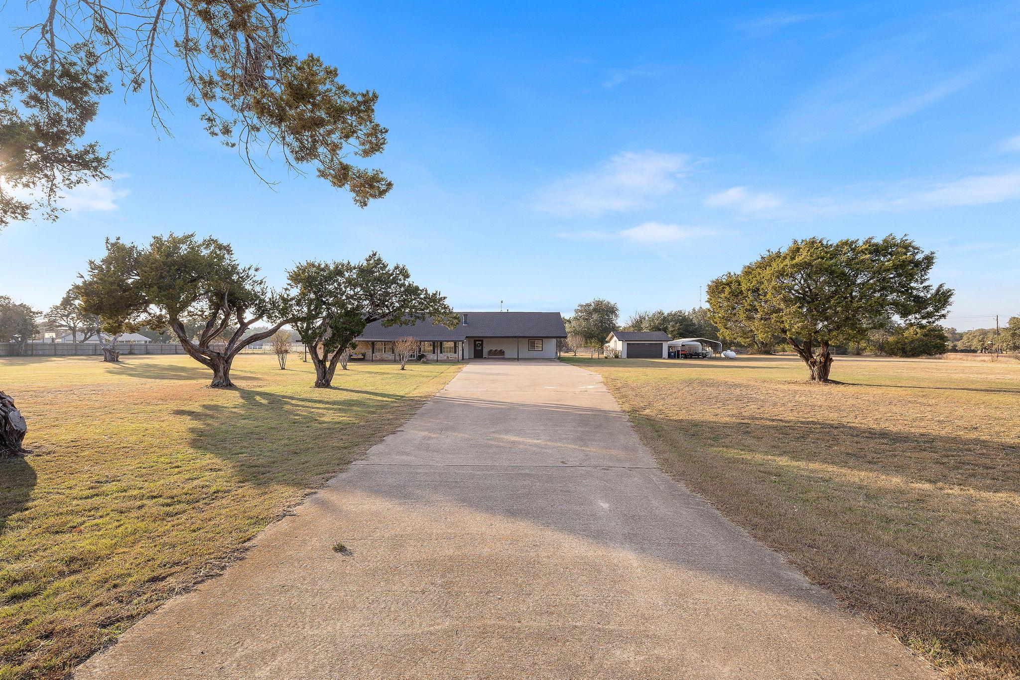 300 County Road 290, Leander, TX 78641