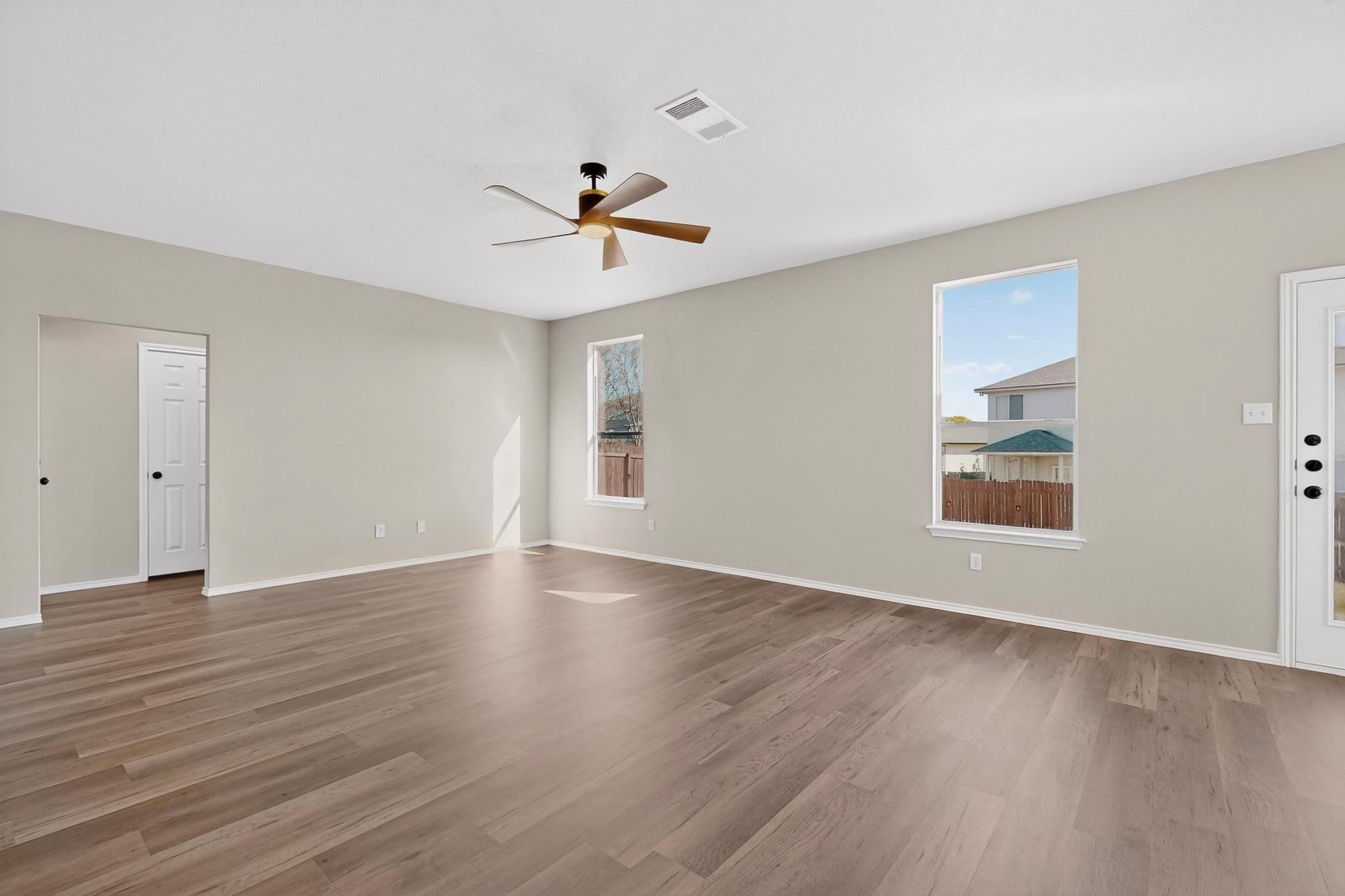 405 Buckingham Dr, Kyle, TX 78640