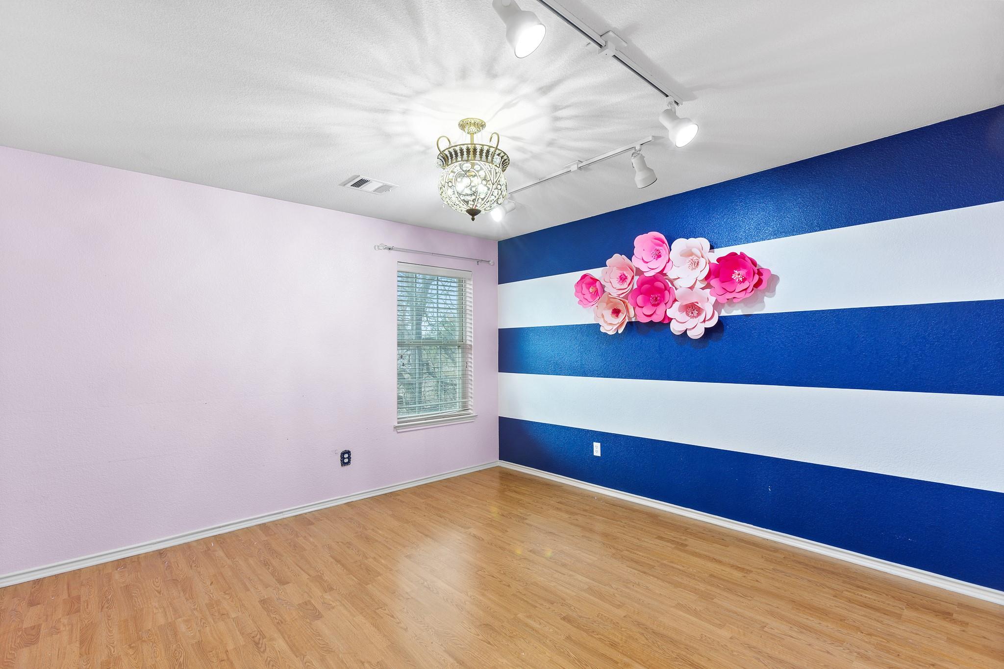 125 Hometown Pkwy, Kyle, TX 78640