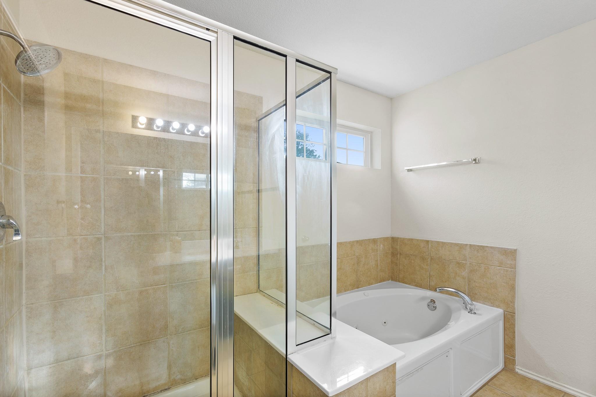 125 Hometown Pkwy, Kyle, TX 78640