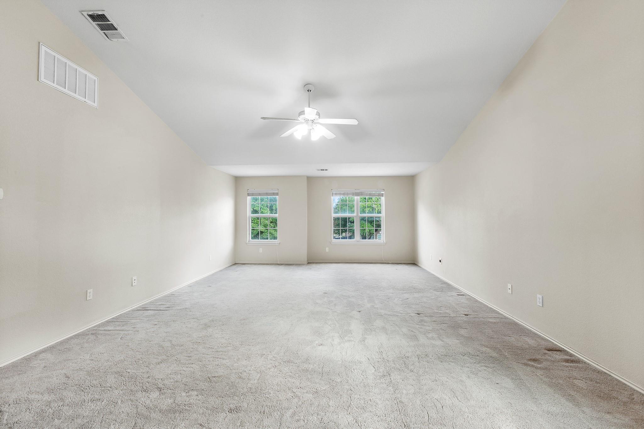 125 Hometown Pkwy, Kyle, TX 78640