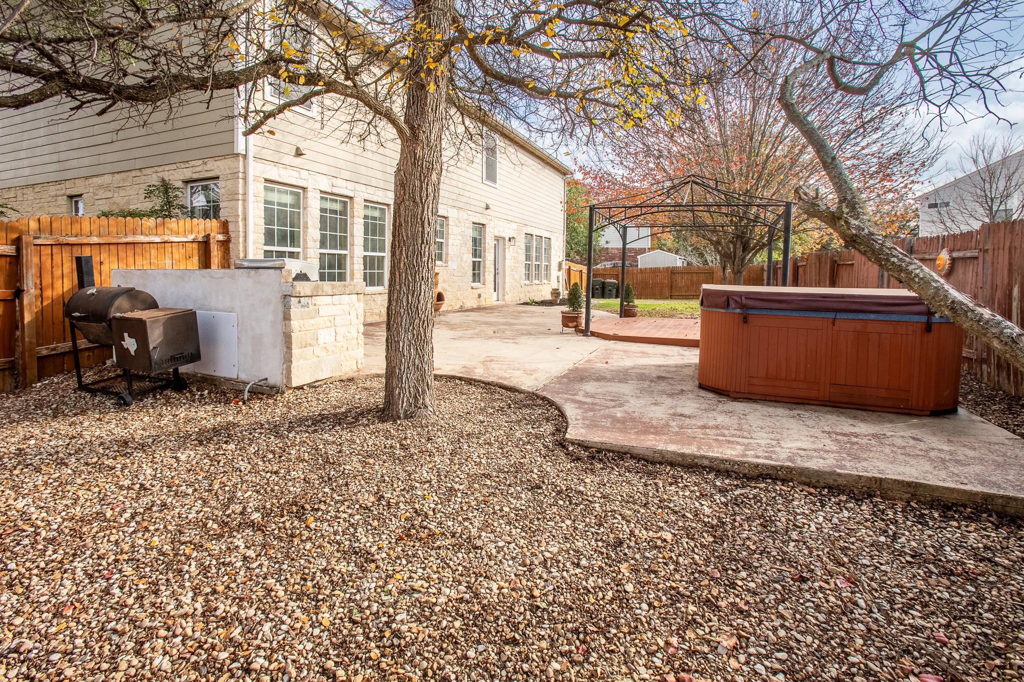 125 Hometown Pkwy, Kyle, TX 78640