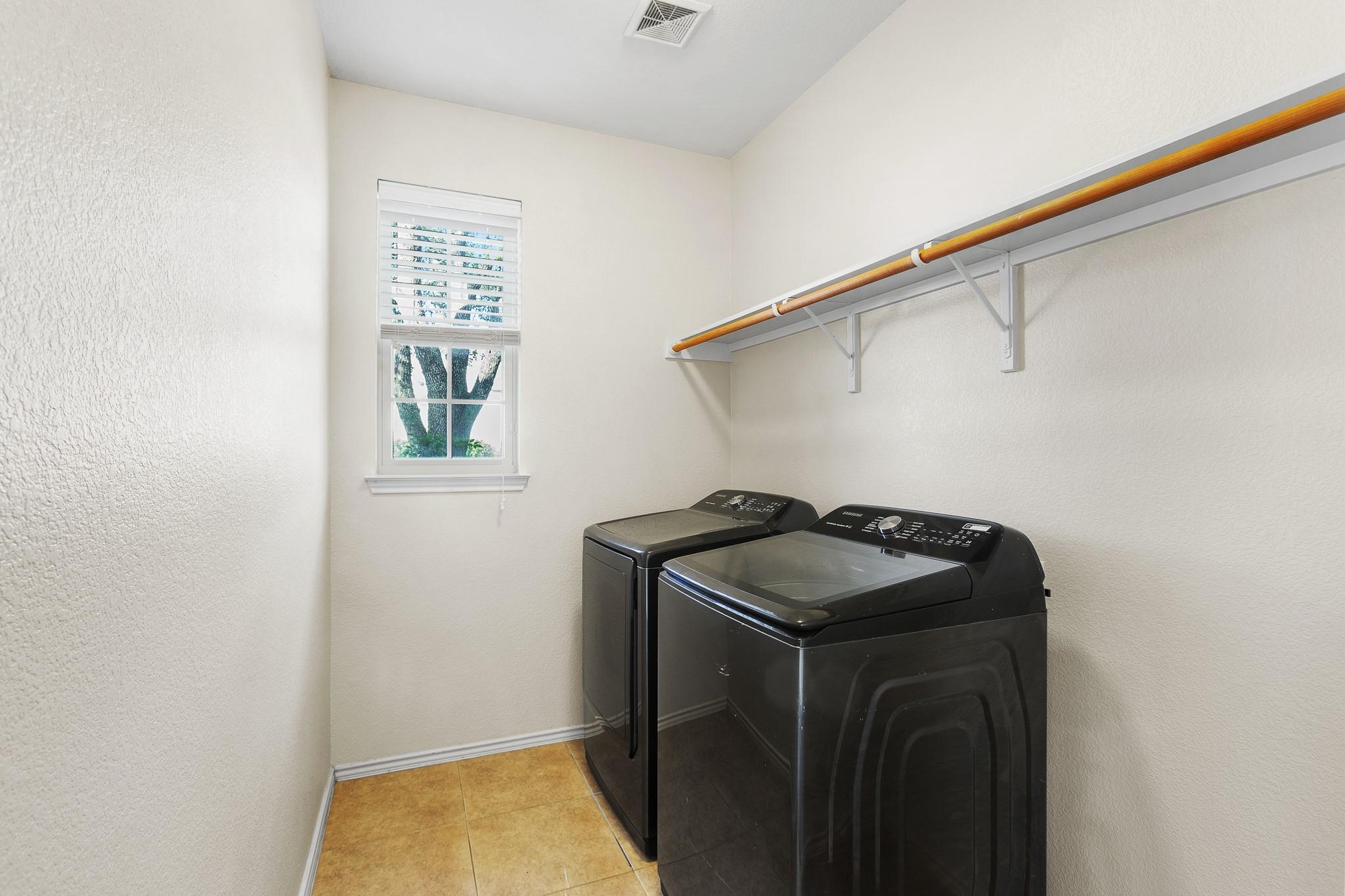 125 Hometown Pkwy, Kyle, TX 78640