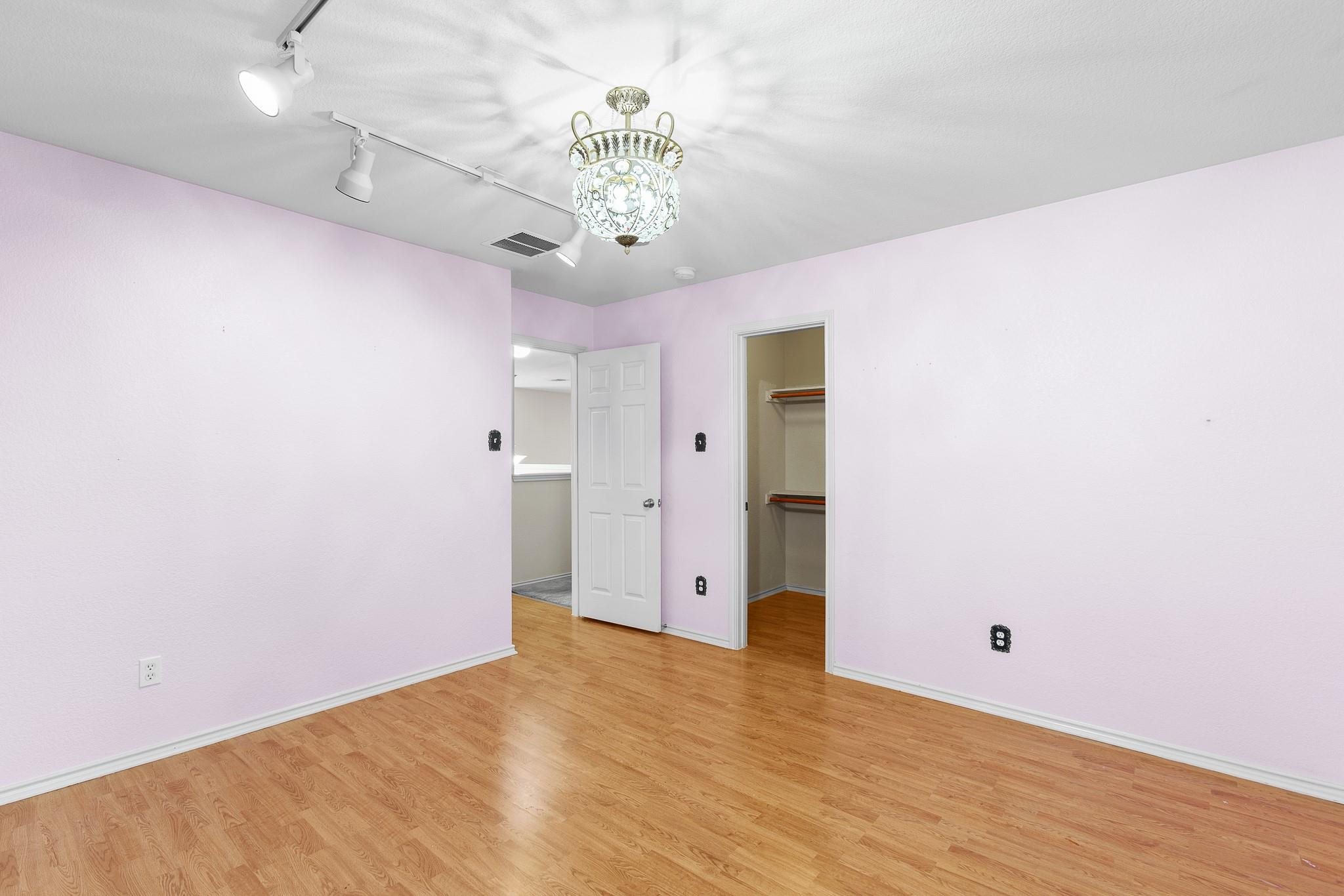 125 Hometown Pkwy, Kyle, TX 78640