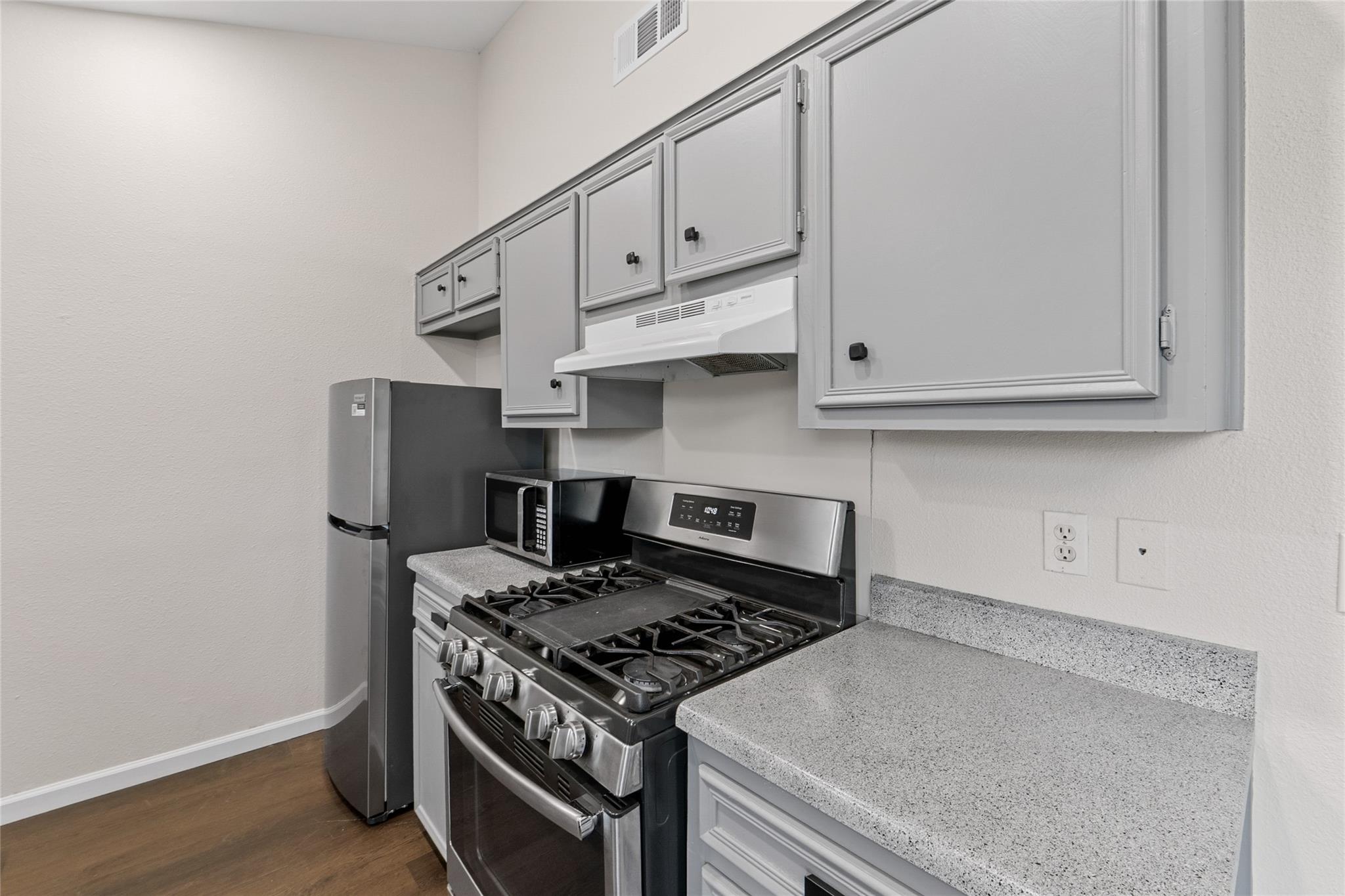 903 E Logan St E, Round Rock, TX 78664