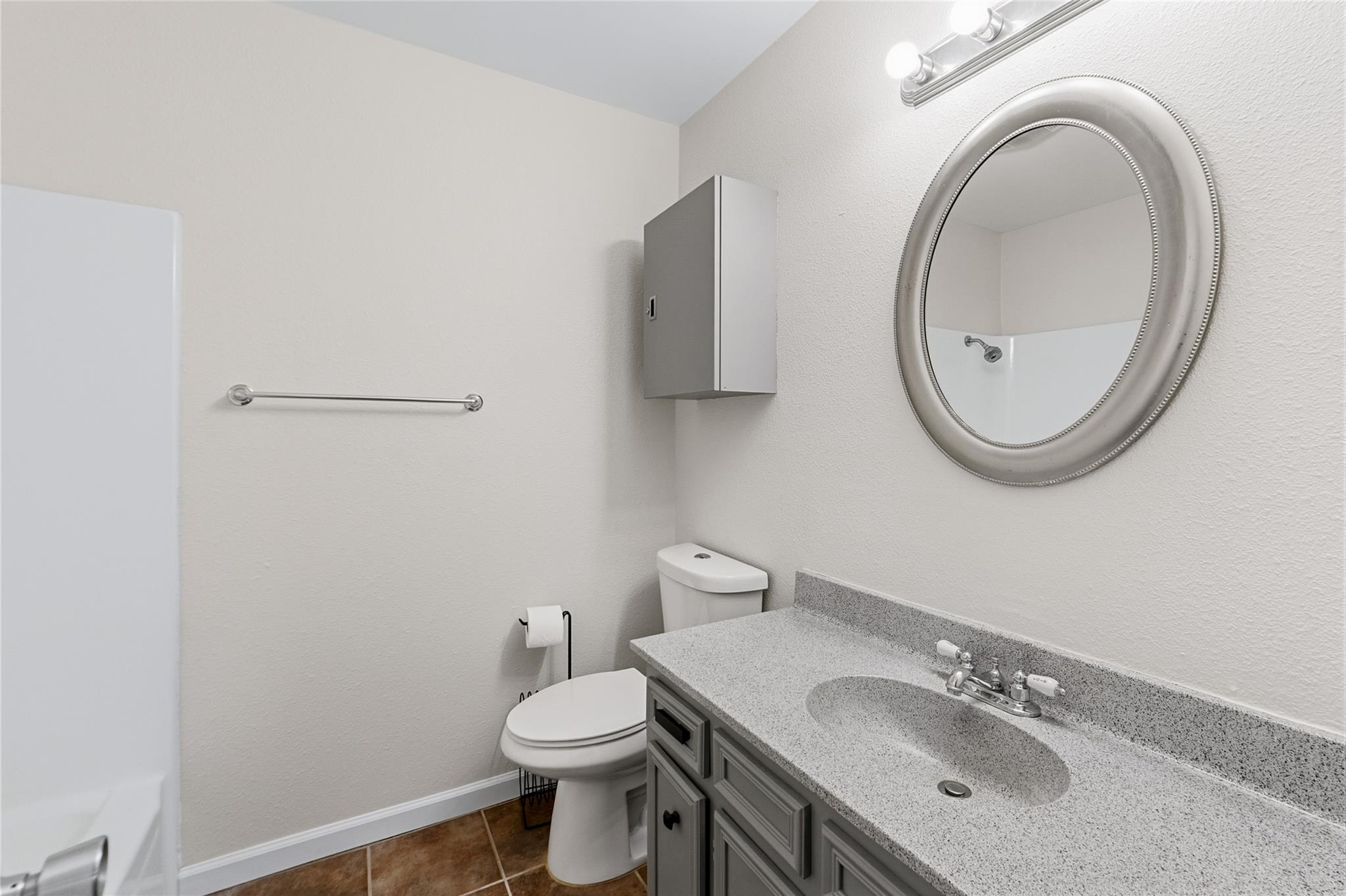 903 E Logan St E, Round Rock, TX 78664