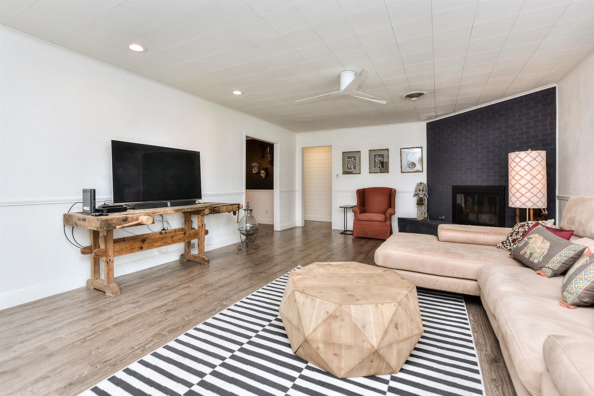 1407 E 19th St, Georgetown, TX 78626