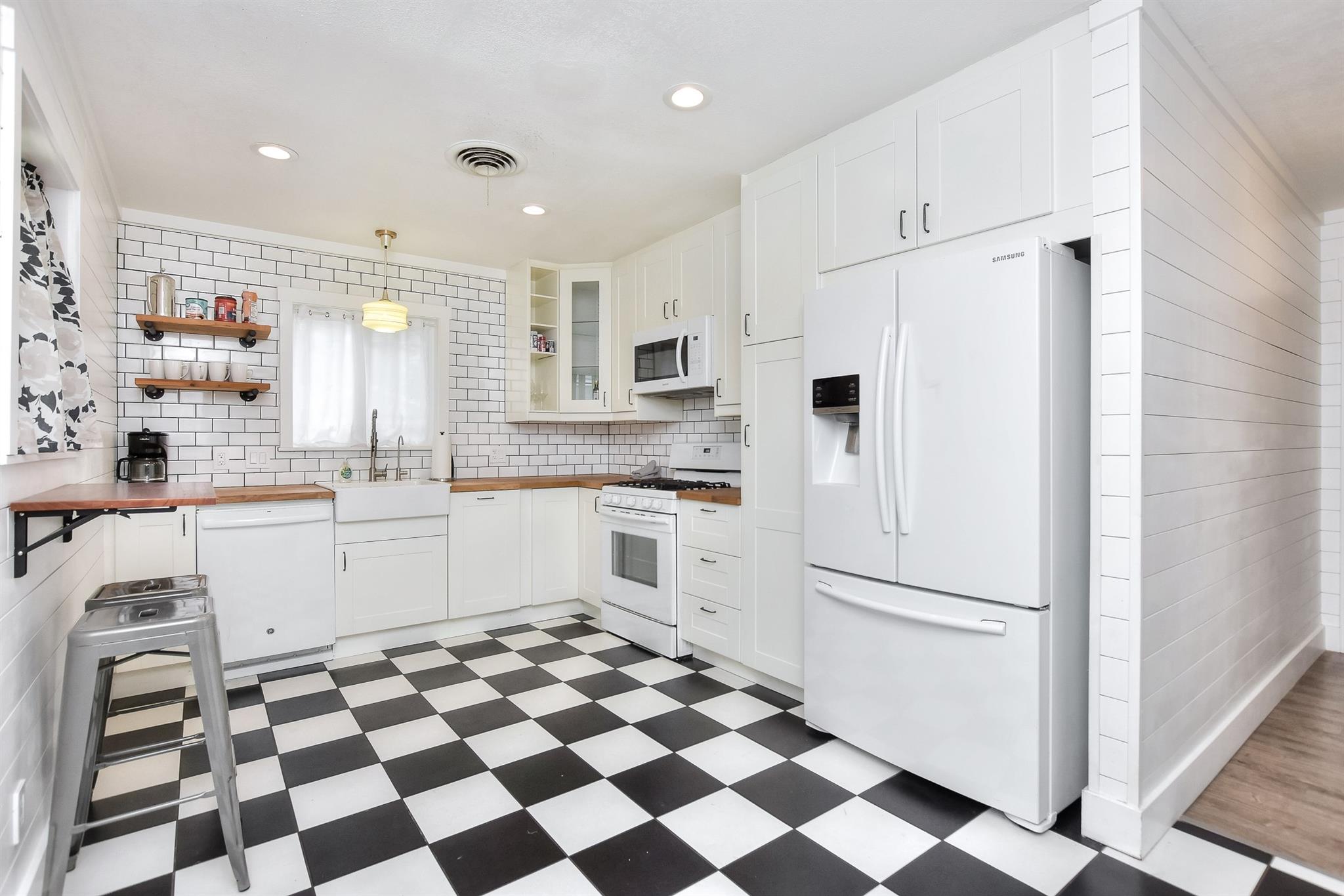 1407 E 19th St, Georgetown, TX 78626