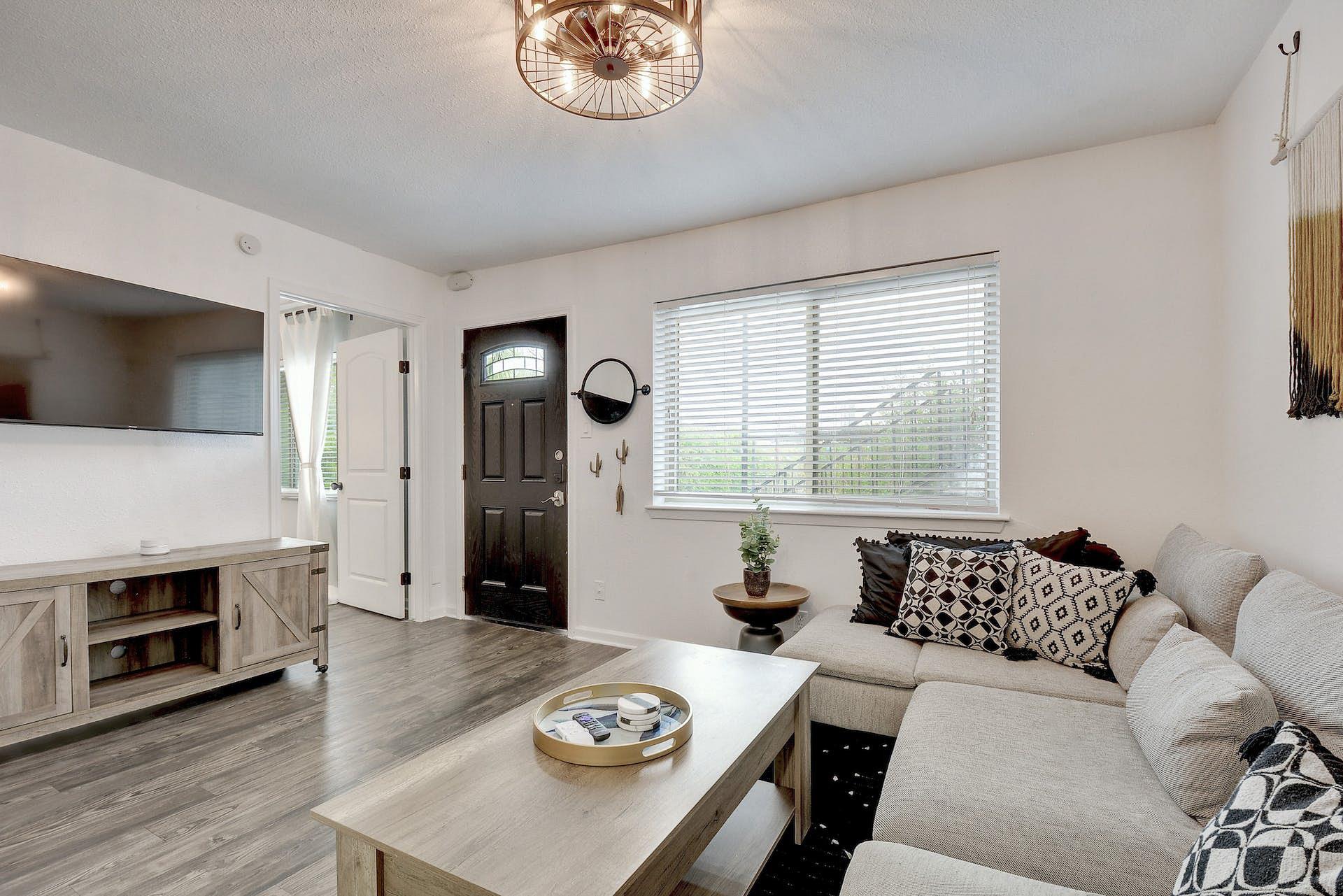 1202 Newning Ave # 202, Austin, TX 78704