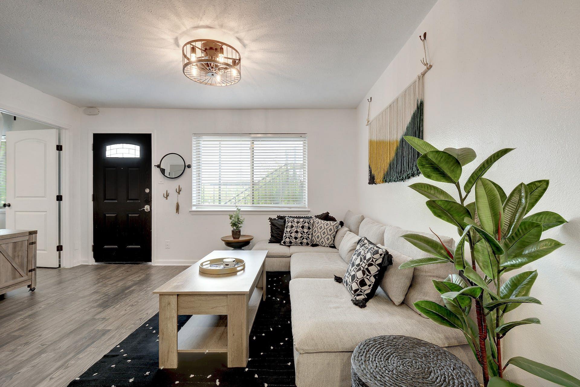 1202 Newning Ave # 202, Austin, TX 78704