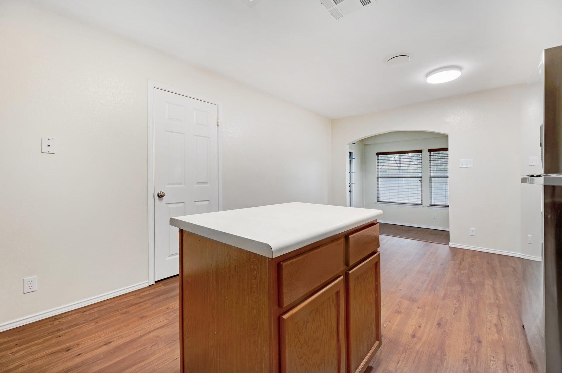 301 Nicole Way, Bastrop, TX 78602