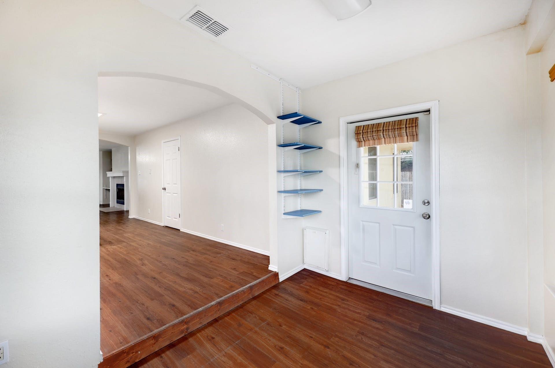 301 Nicole Way, Bastrop, TX 78602