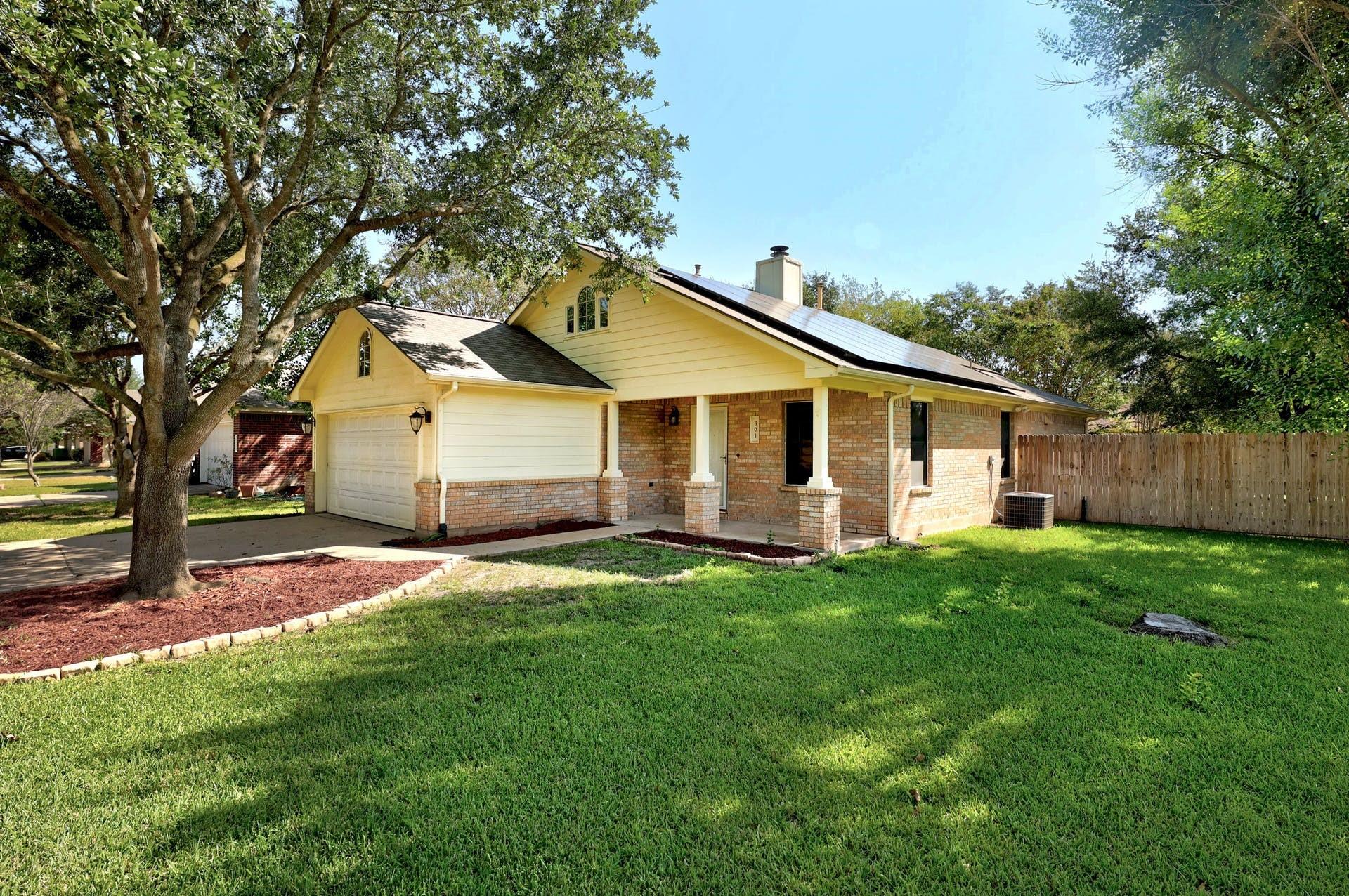 301 Nicole Way, Bastrop, TX 78602