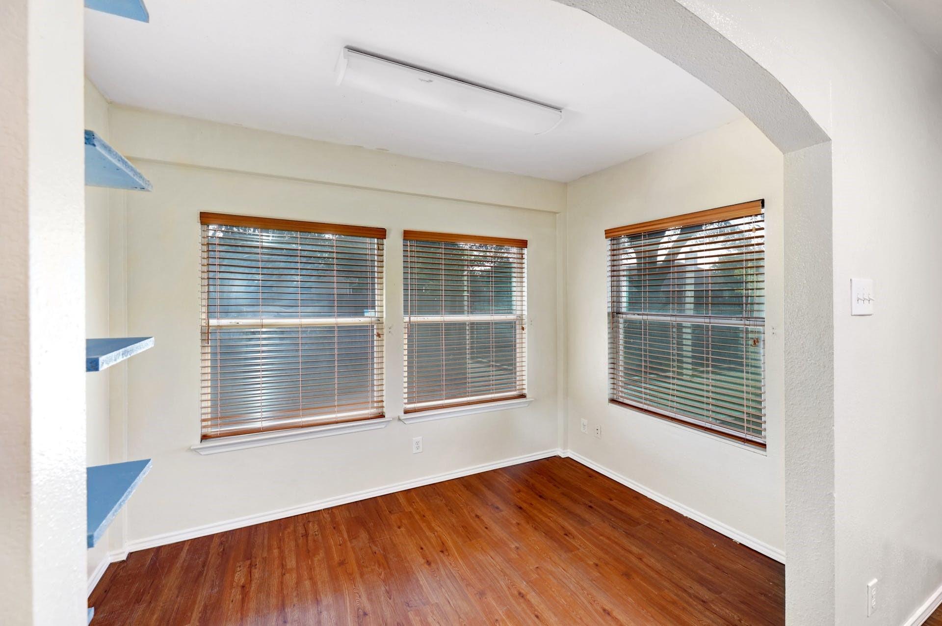 301 Nicole Way, Bastrop, TX 78602