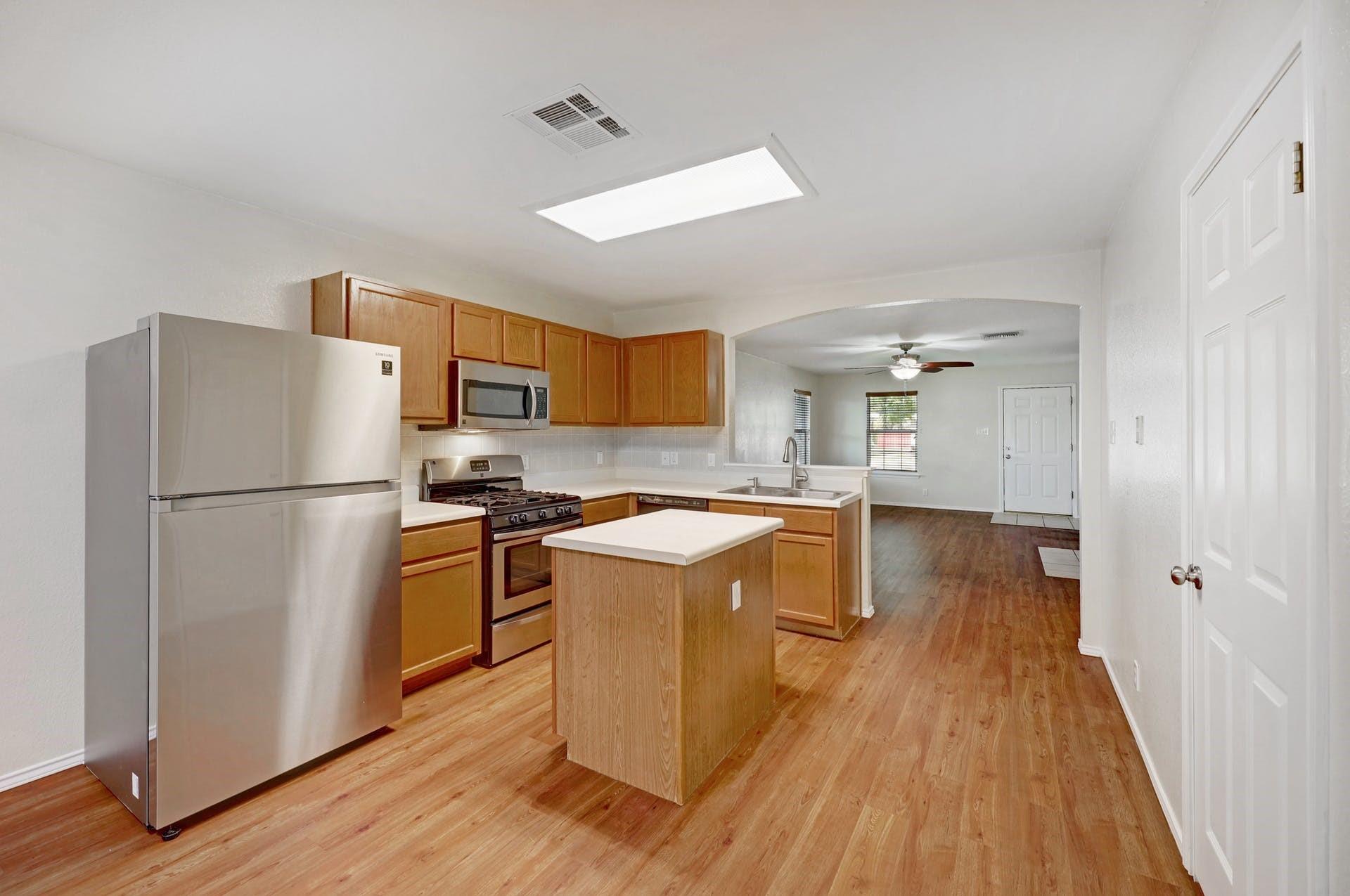 301 Nicole Way, Bastrop, TX 78602