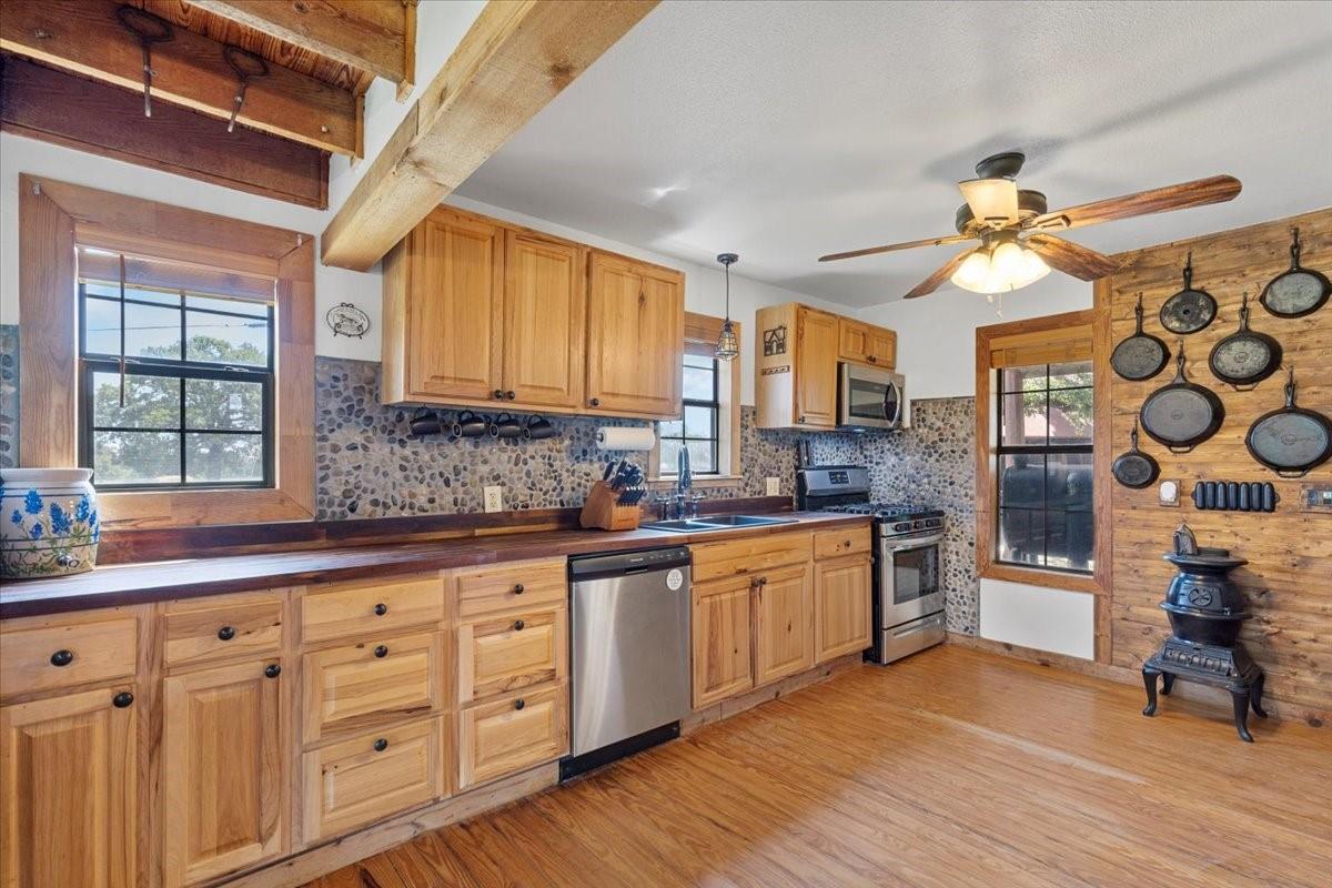 414 Walnut Creek Rd, Bastrop, TX 78602