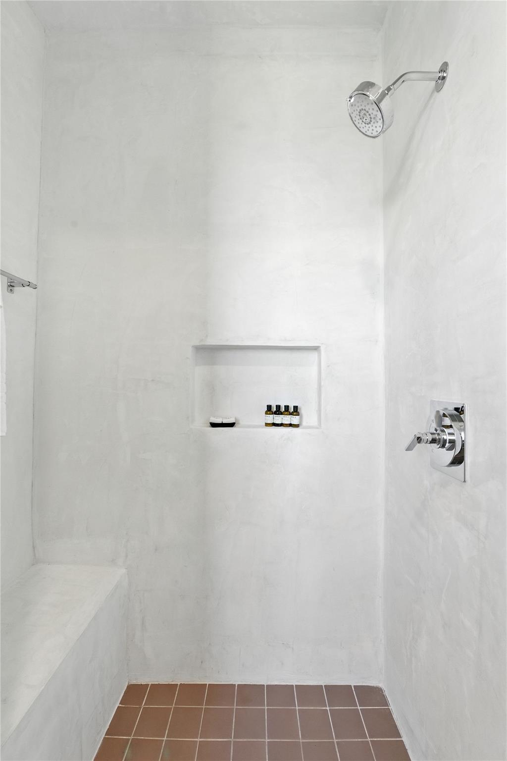 151 Creek Hollow Way, Spicewood, TX 78669