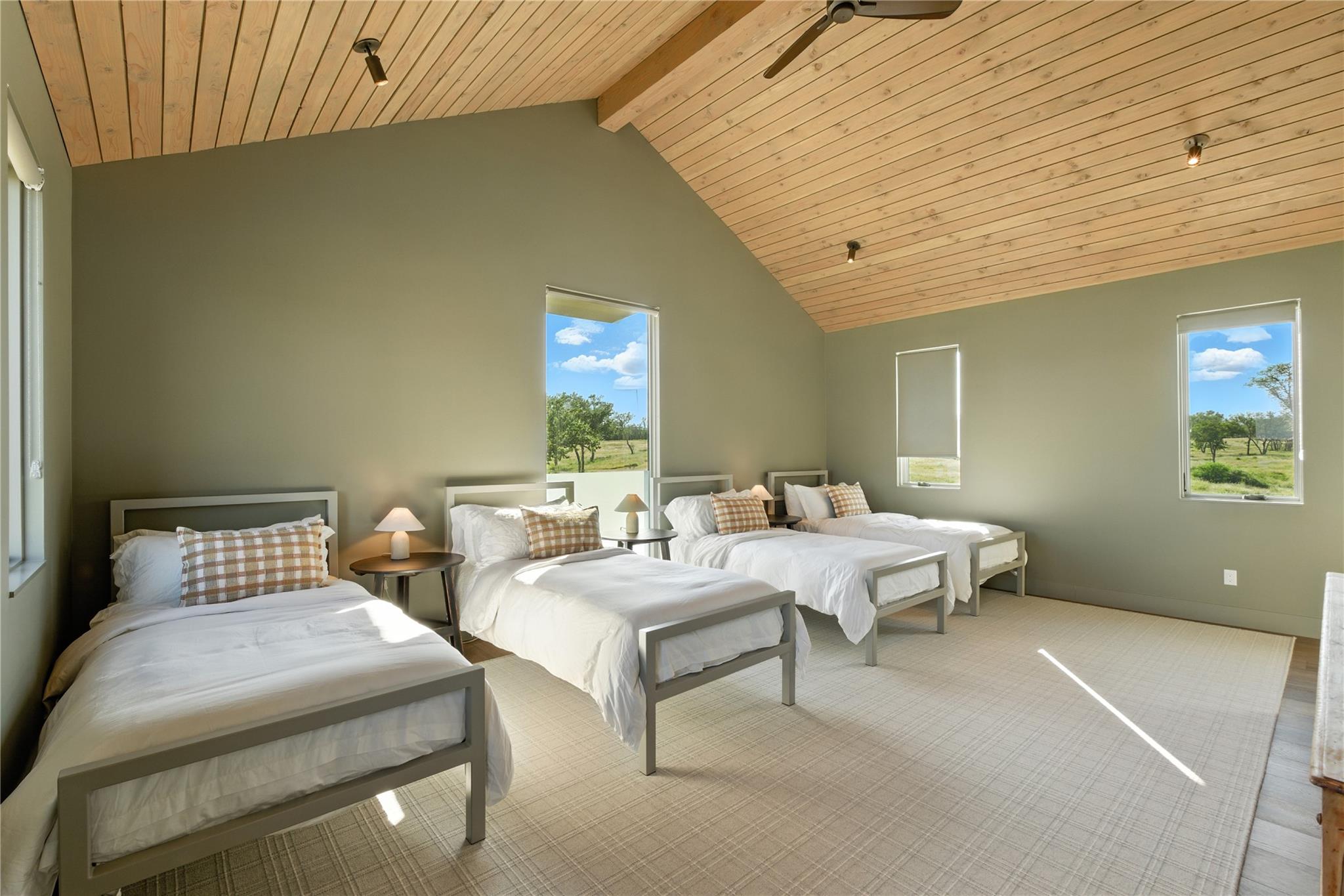 151 Creek Hollow Way, Spicewood, TX 78669