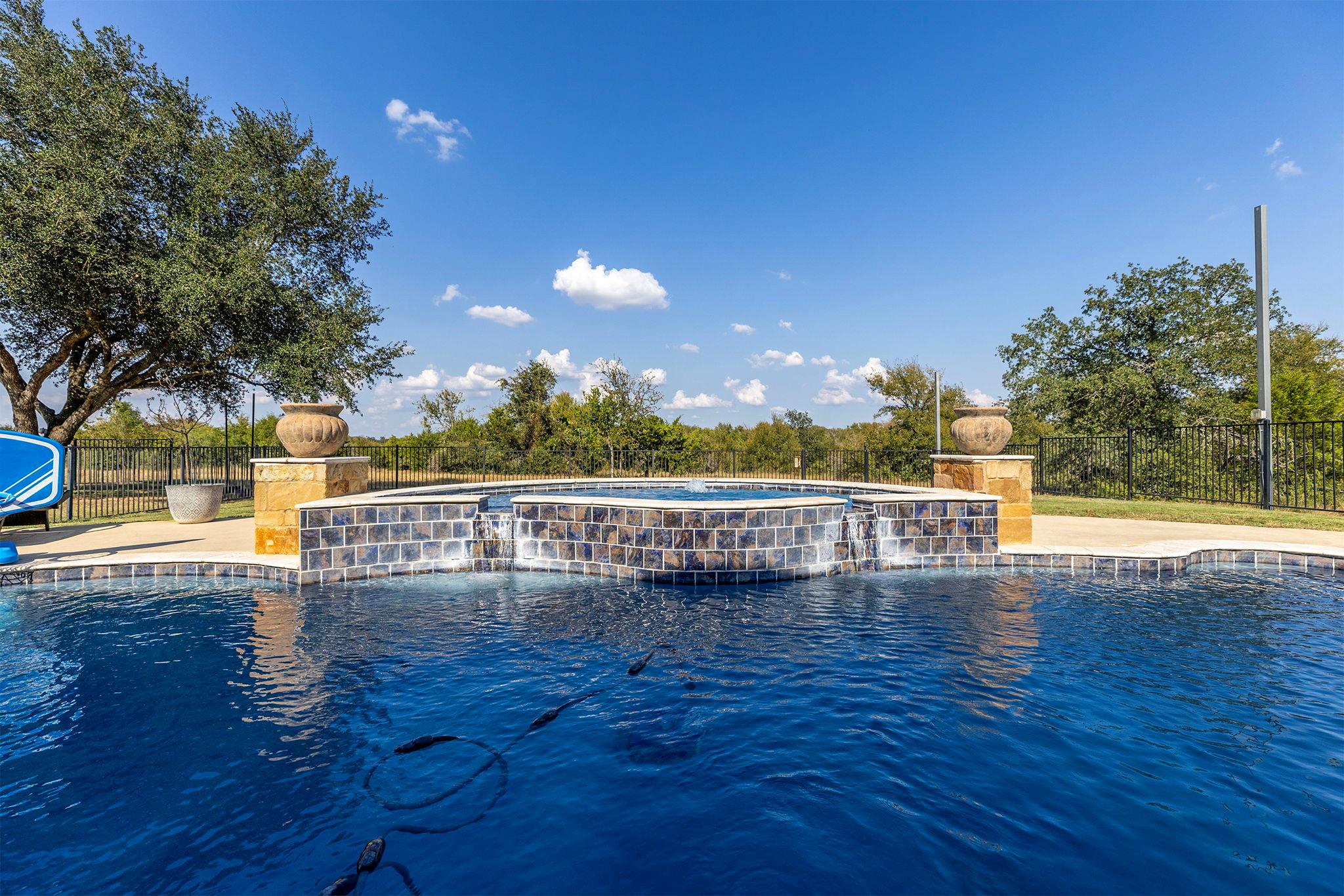 1124 County Road 301, Elgin, TX 78621