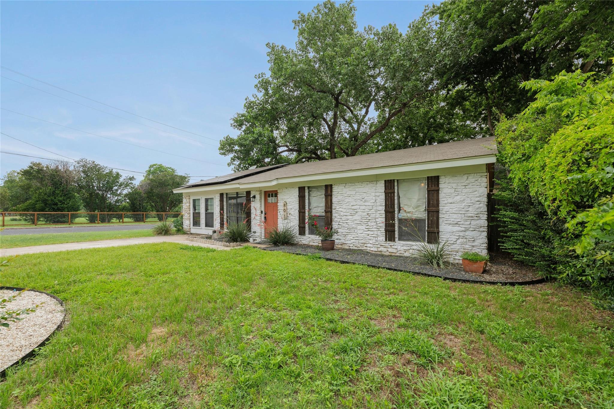 801 E 3rd St, Georgetown, TX 78626