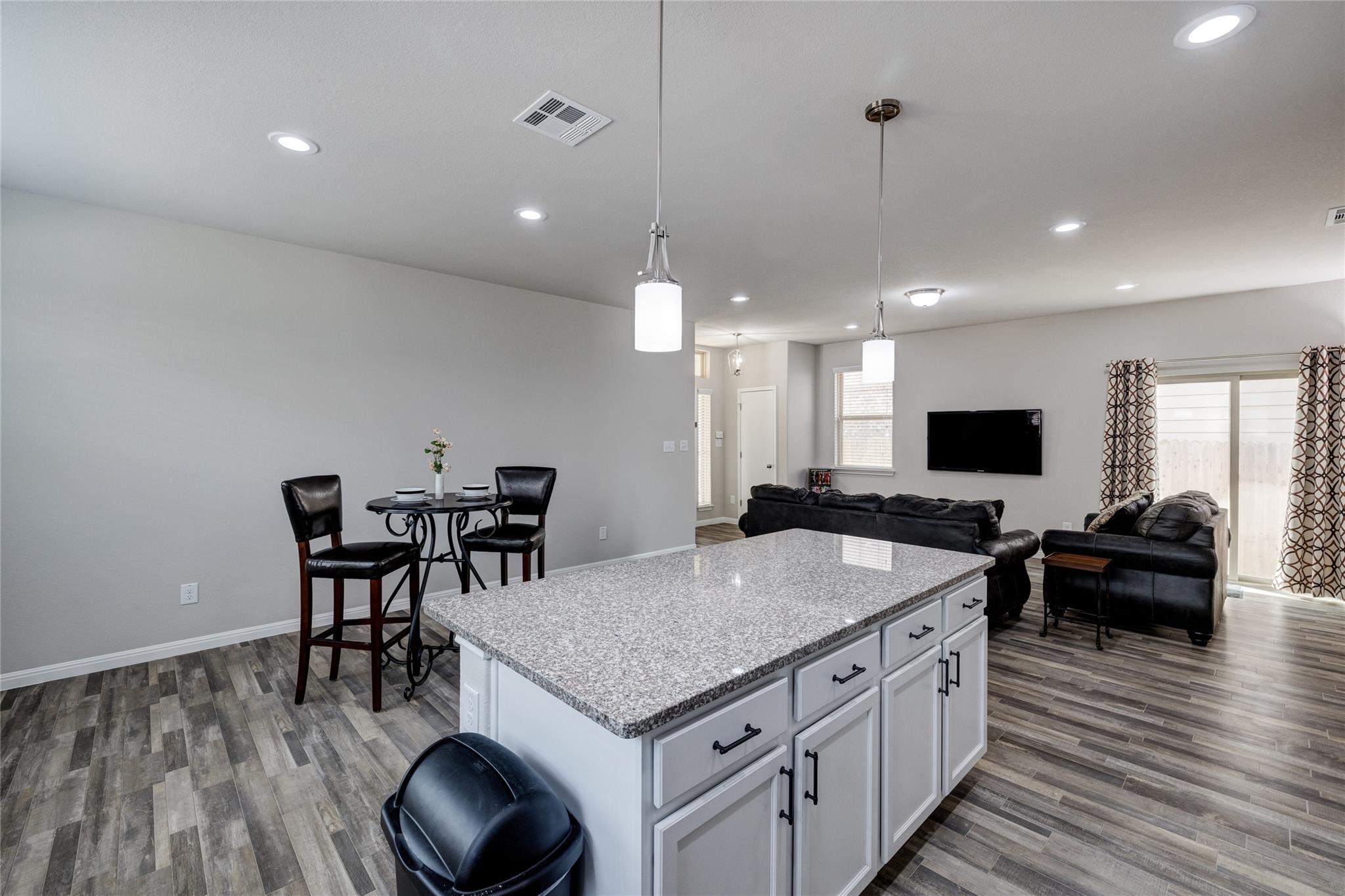 128 Shearwater Ln, Leander, TX 78641