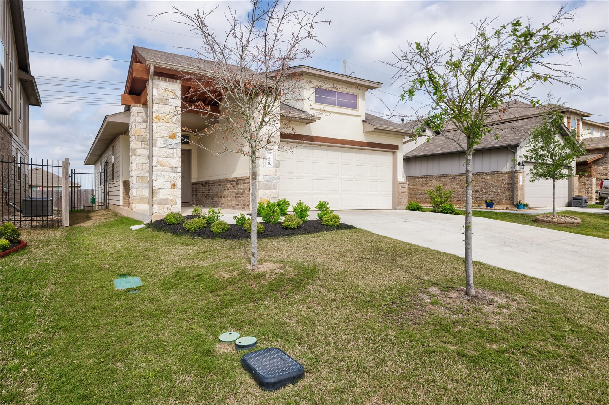 128 Shearwater Ln, Leander, TX 78641
