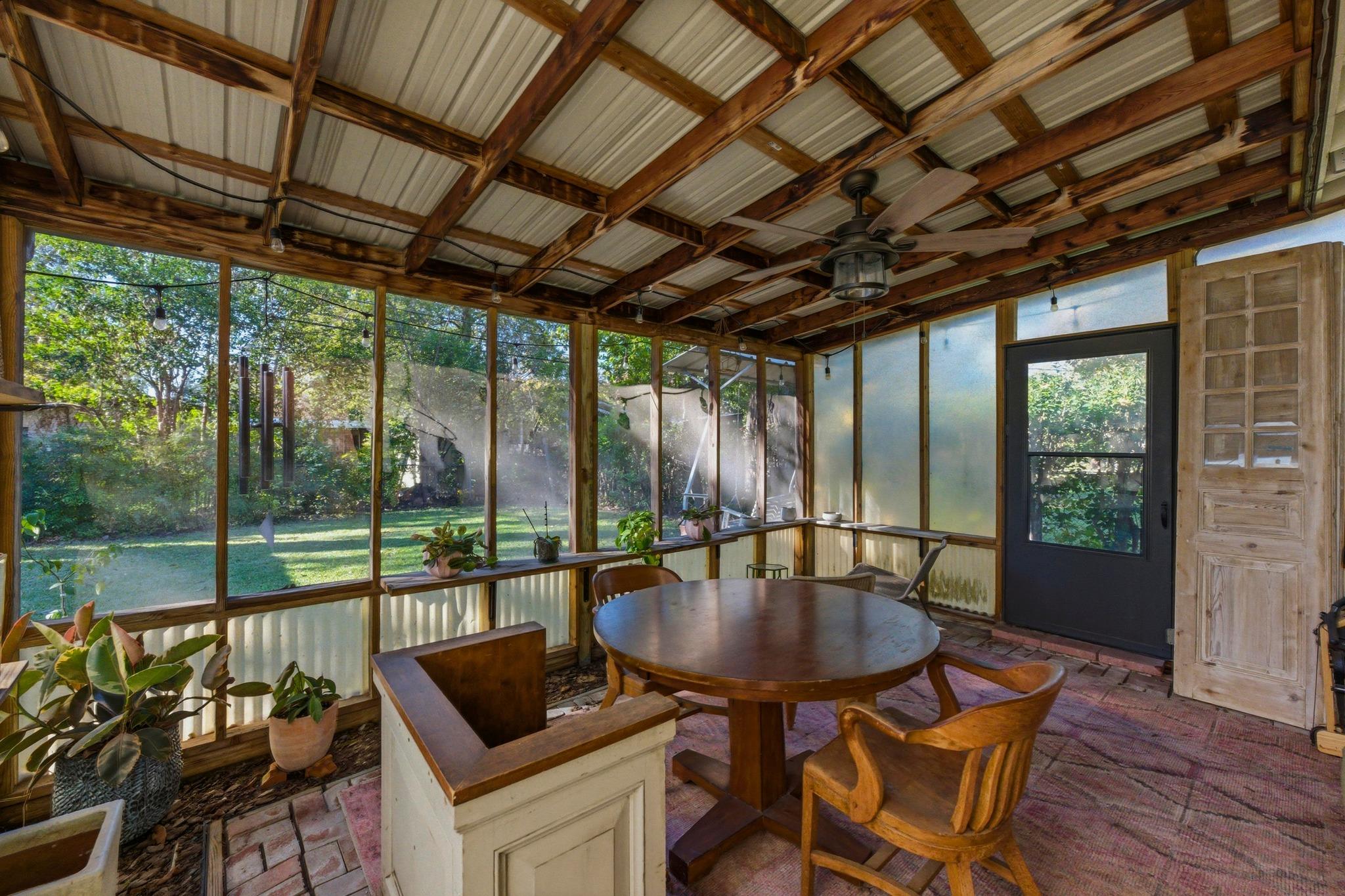 1101 Arcadia Ave, Austin, TX 78757