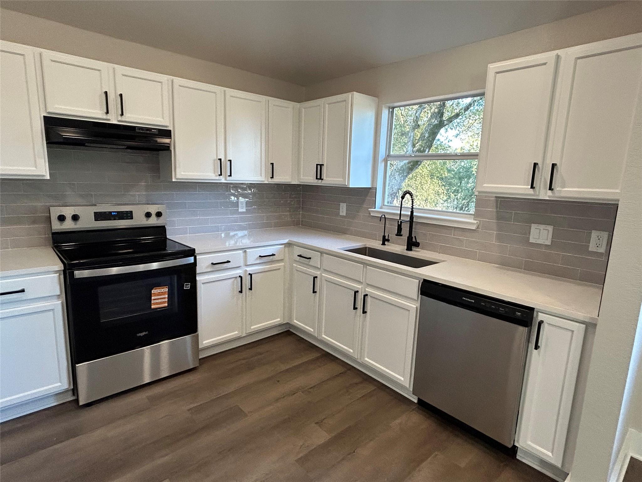 147 Shoreside Dr, Bastrop, TX 78602