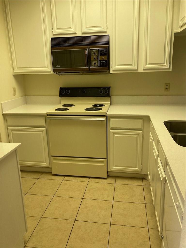 806 W 24th St # 218, Austin, TX 78705