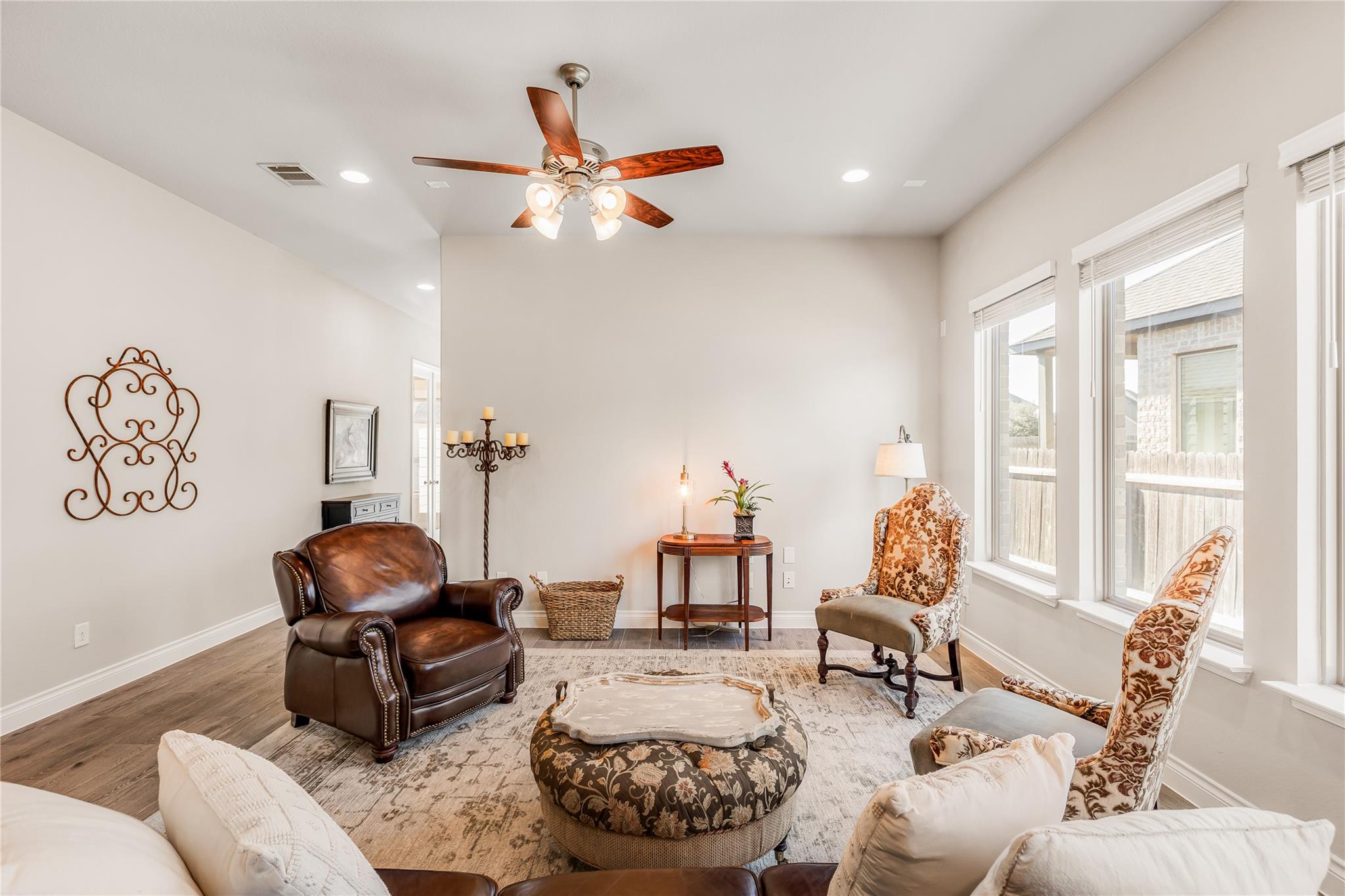 220 Freeman Loop, Liberty Hill, TX 78642